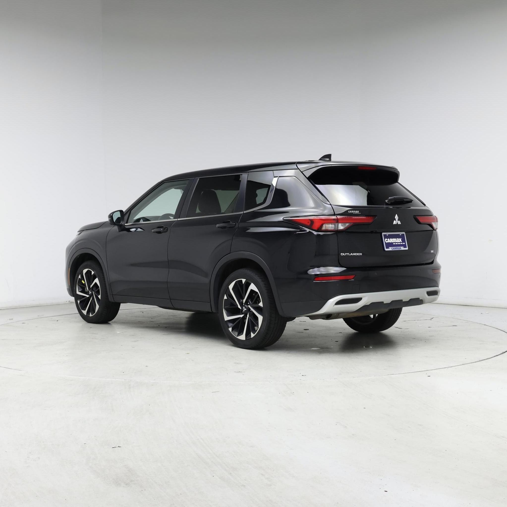 Thumbnail: 2024 Mitsubishi Outlander - 2