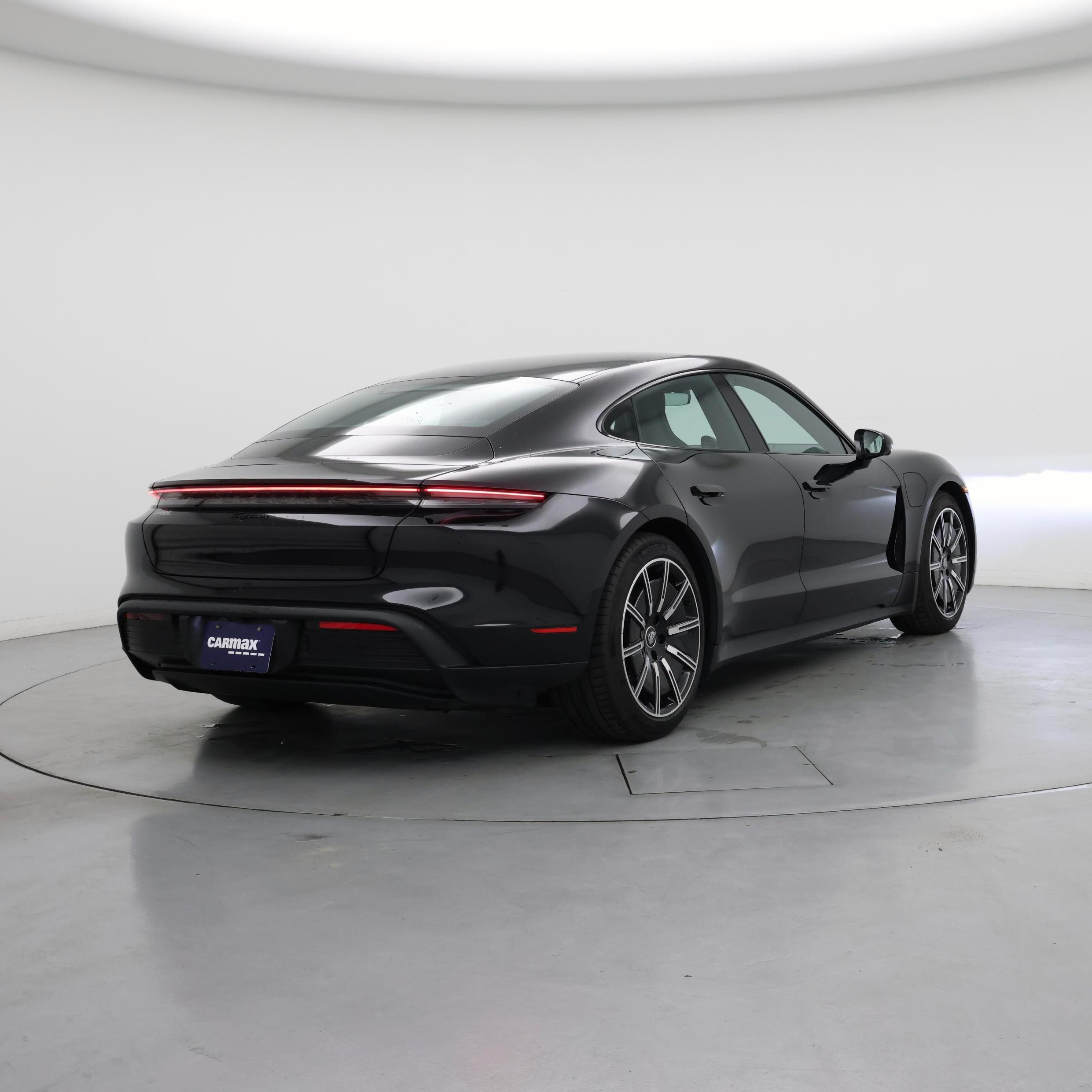 Thumbnail: 2022 Porsche Taycan - 8