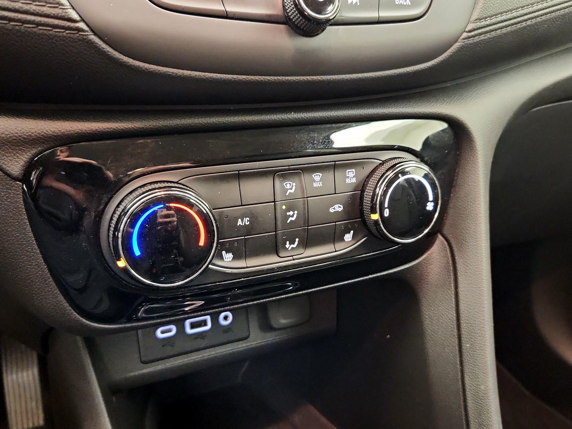 Thumbnail: 2020 Buick Encore GX - 16