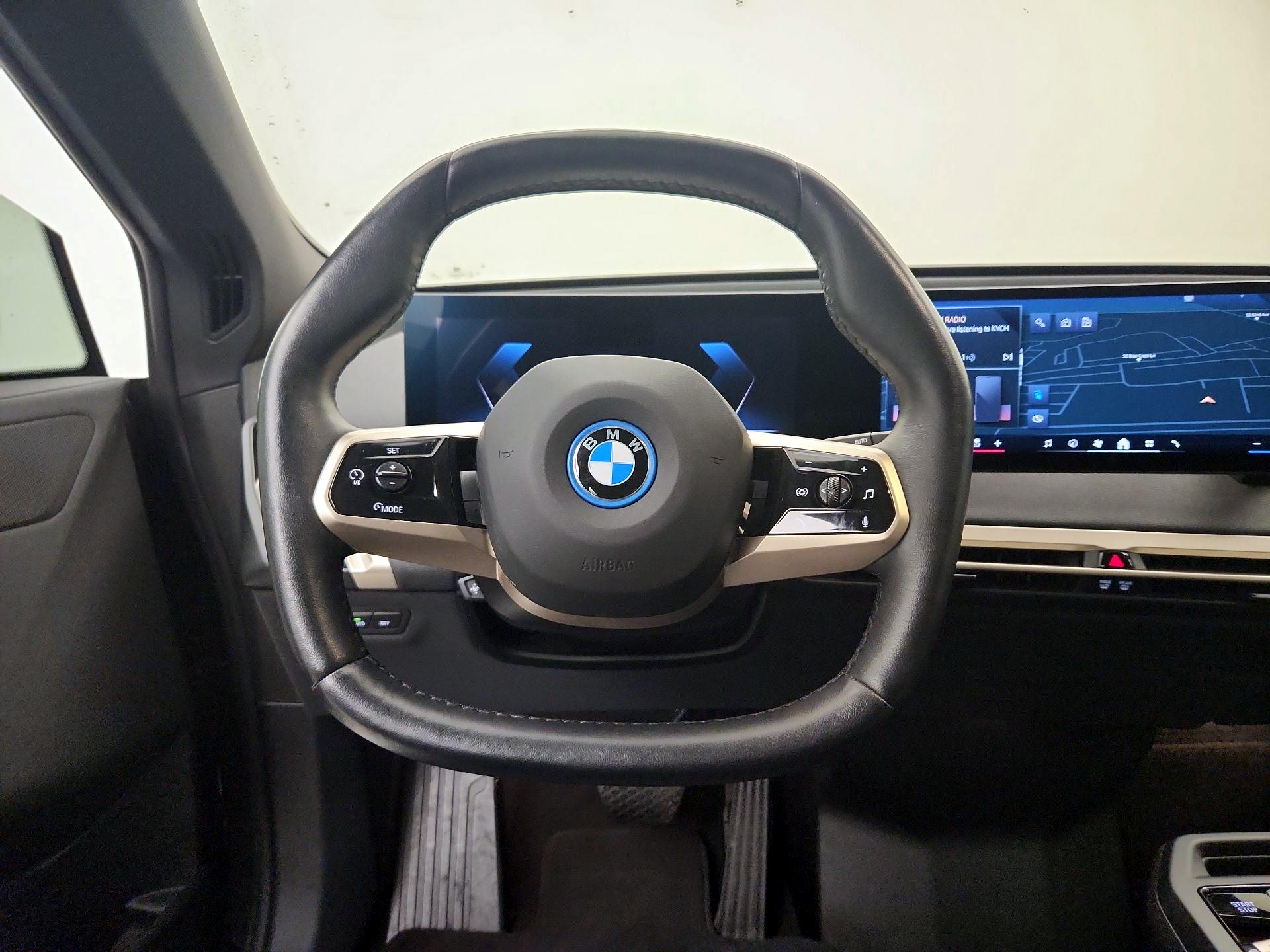 Thumbnail: 2024 BMW iX - 10