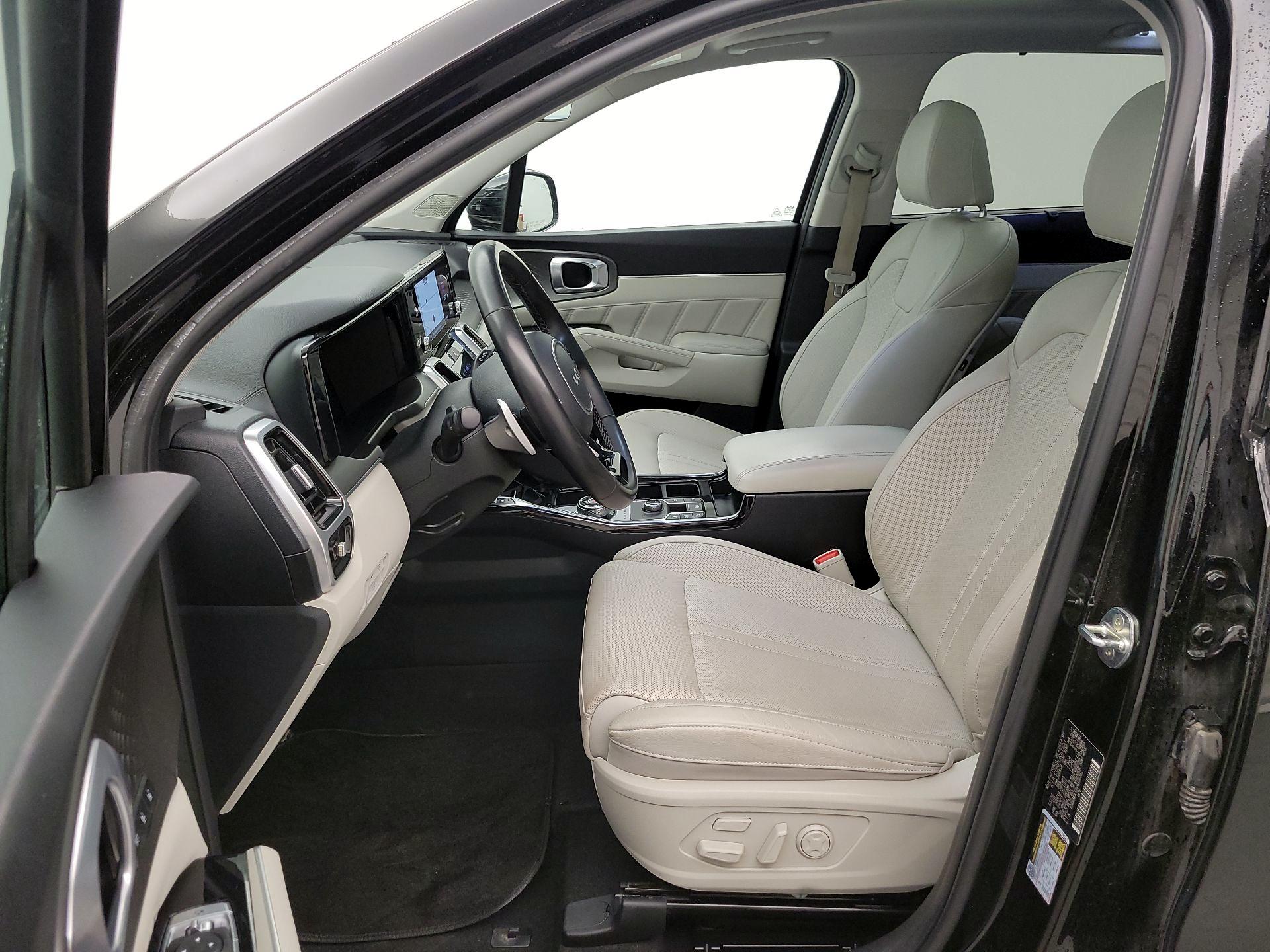 Thumbnail: 2023 Kia Sorento - 11