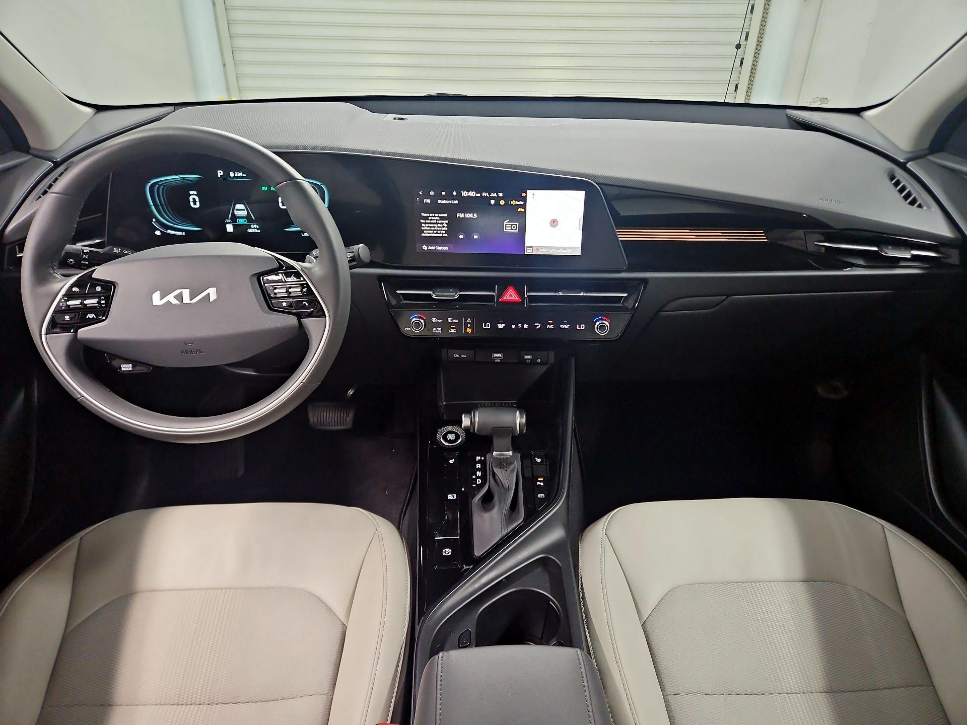 Thumbnail: 2023 Kia Niro - 9