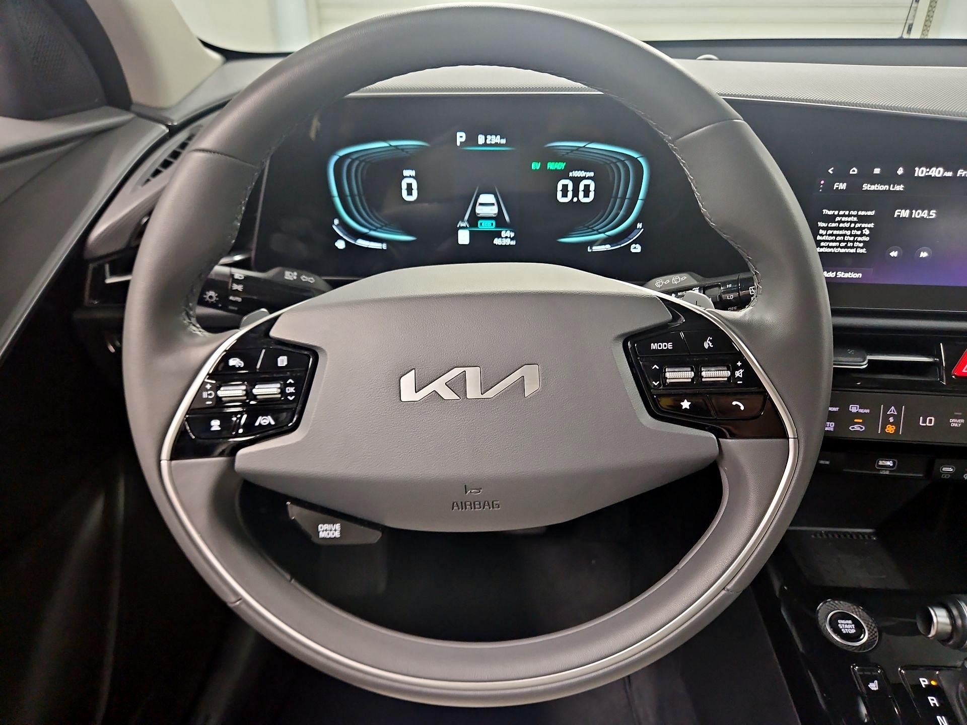 Thumbnail: 2023 Kia Niro - 10