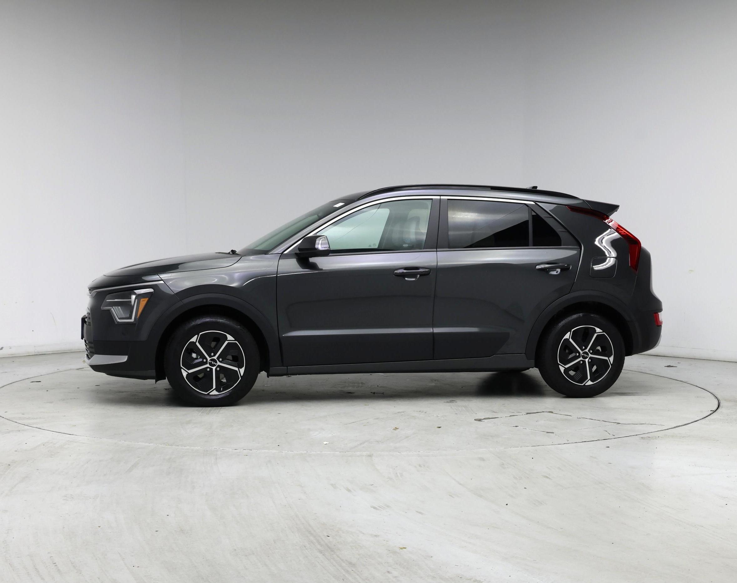 Thumbnail: 2023 Kia Niro - 3