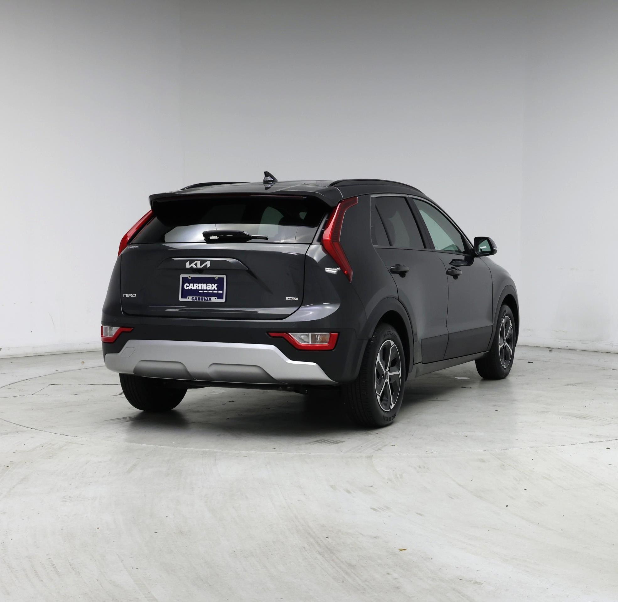 Thumbnail: 2023 Kia Niro - 8