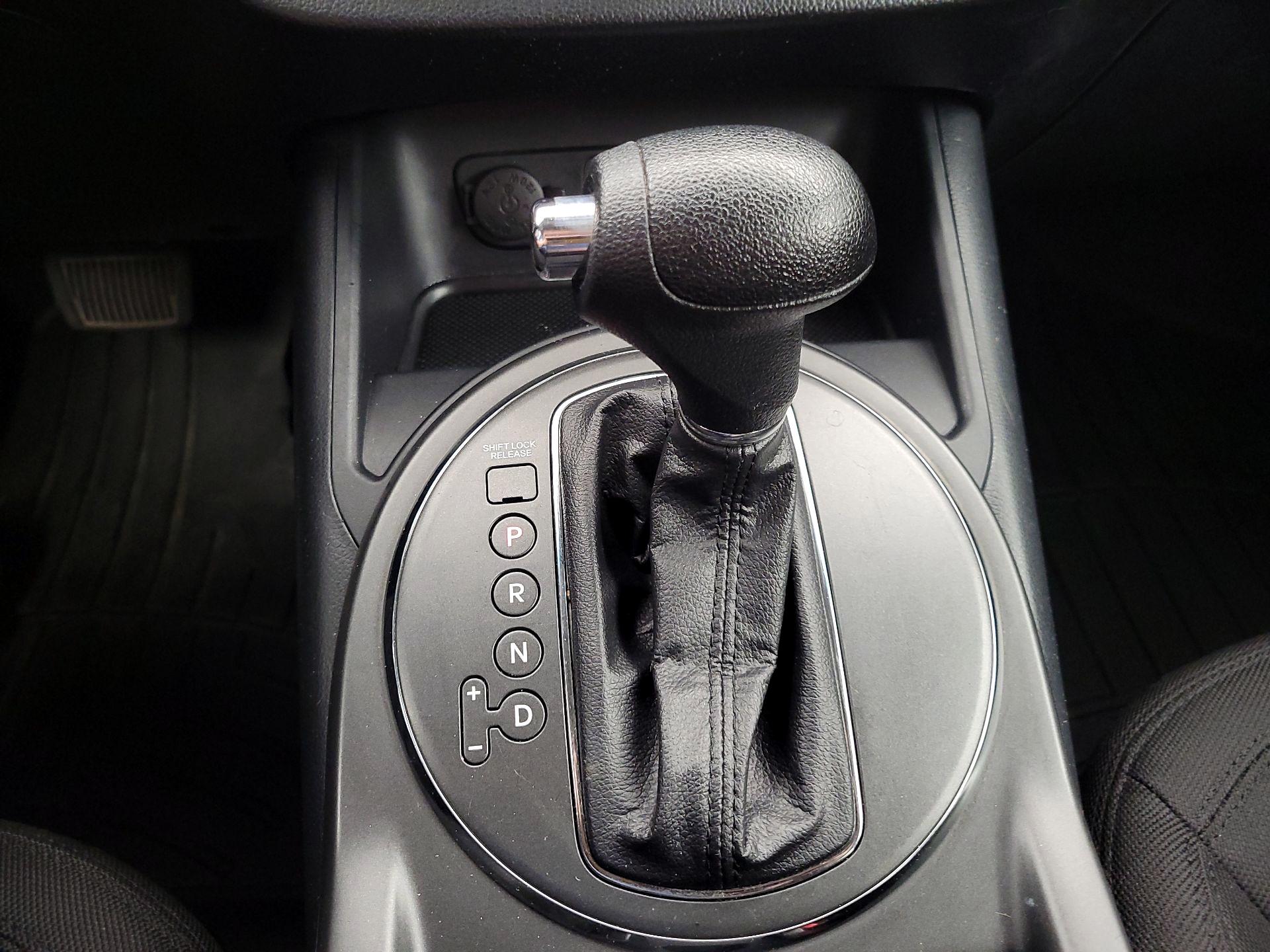 Thumbnail: 2013 Kia Sportage - 16