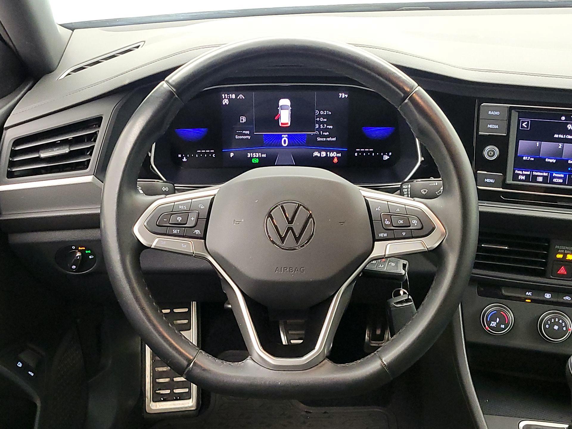 Thumbnail: 2023 Volkswagen Jetta - 10