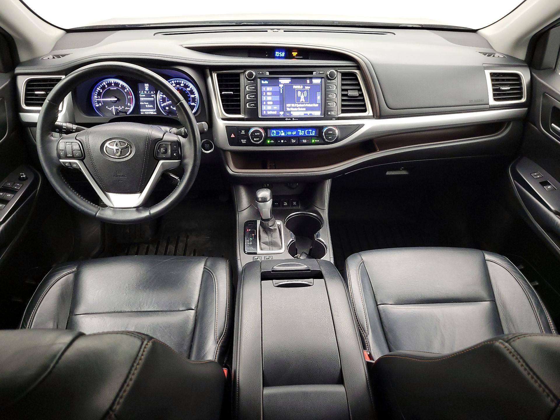 Thumbnail: 2015 Toyota Highlander - 9