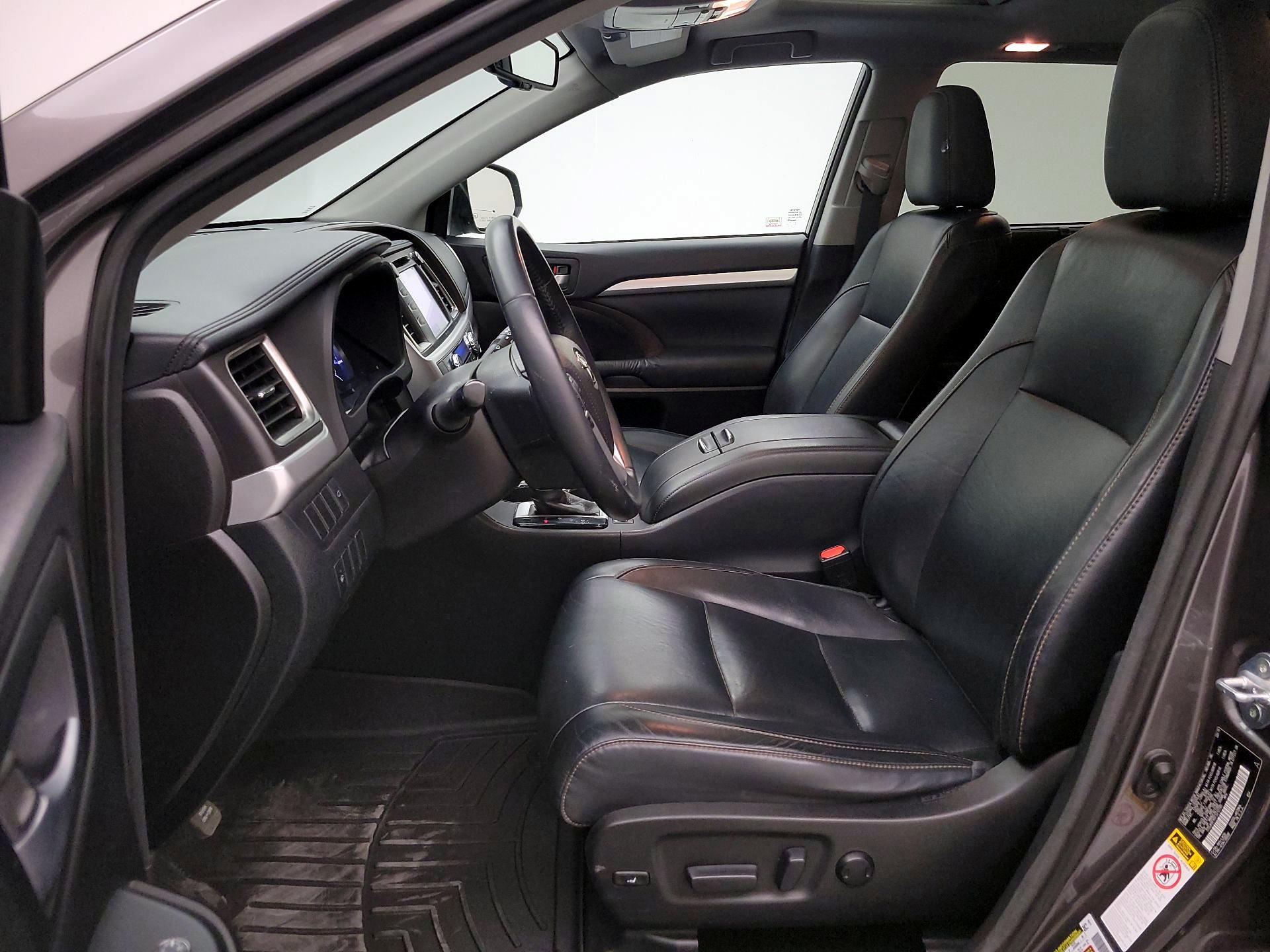 Thumbnail: 2015 Toyota Highlander - 11