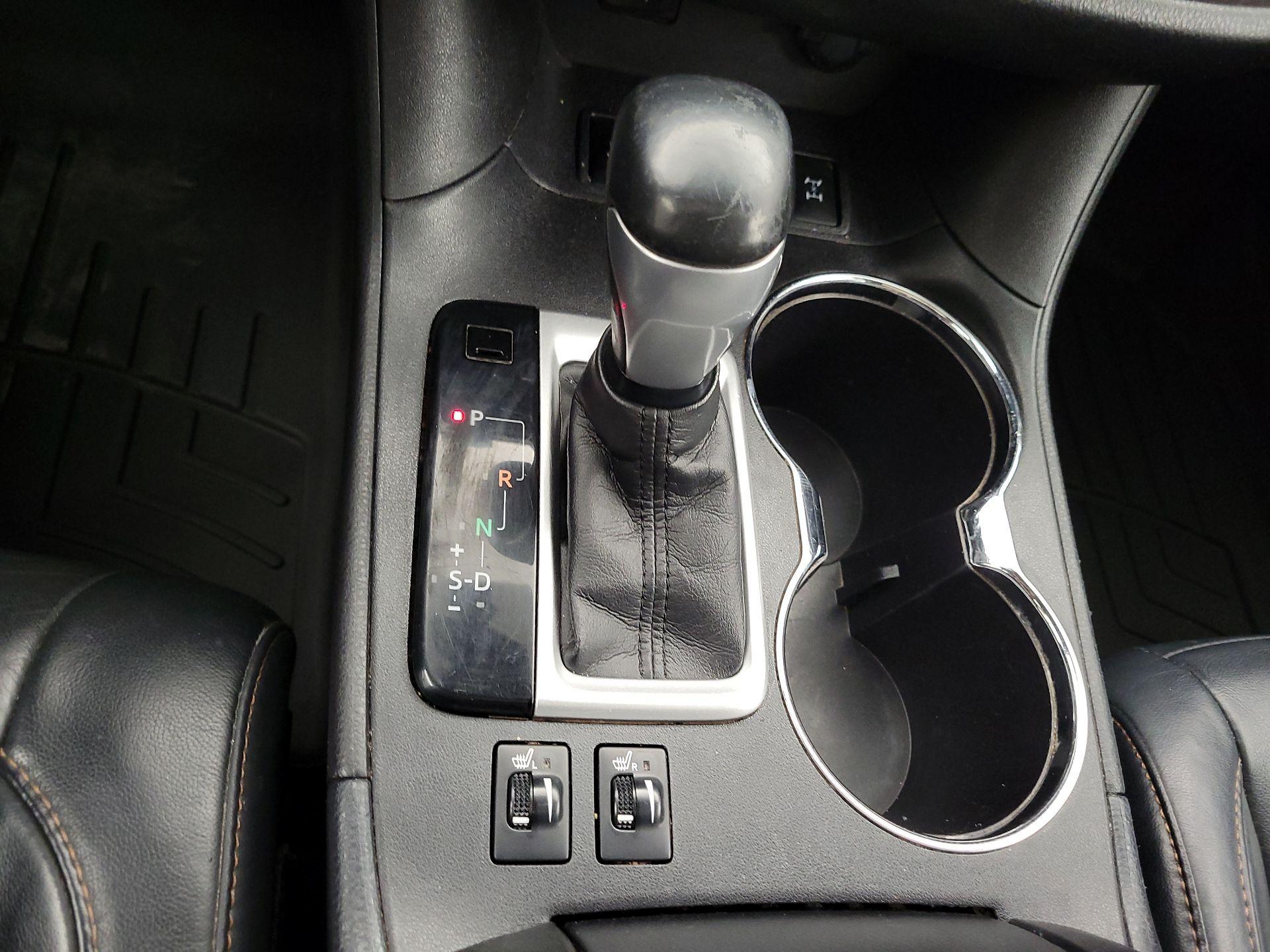 Thumbnail: 2015 Toyota Highlander - 18