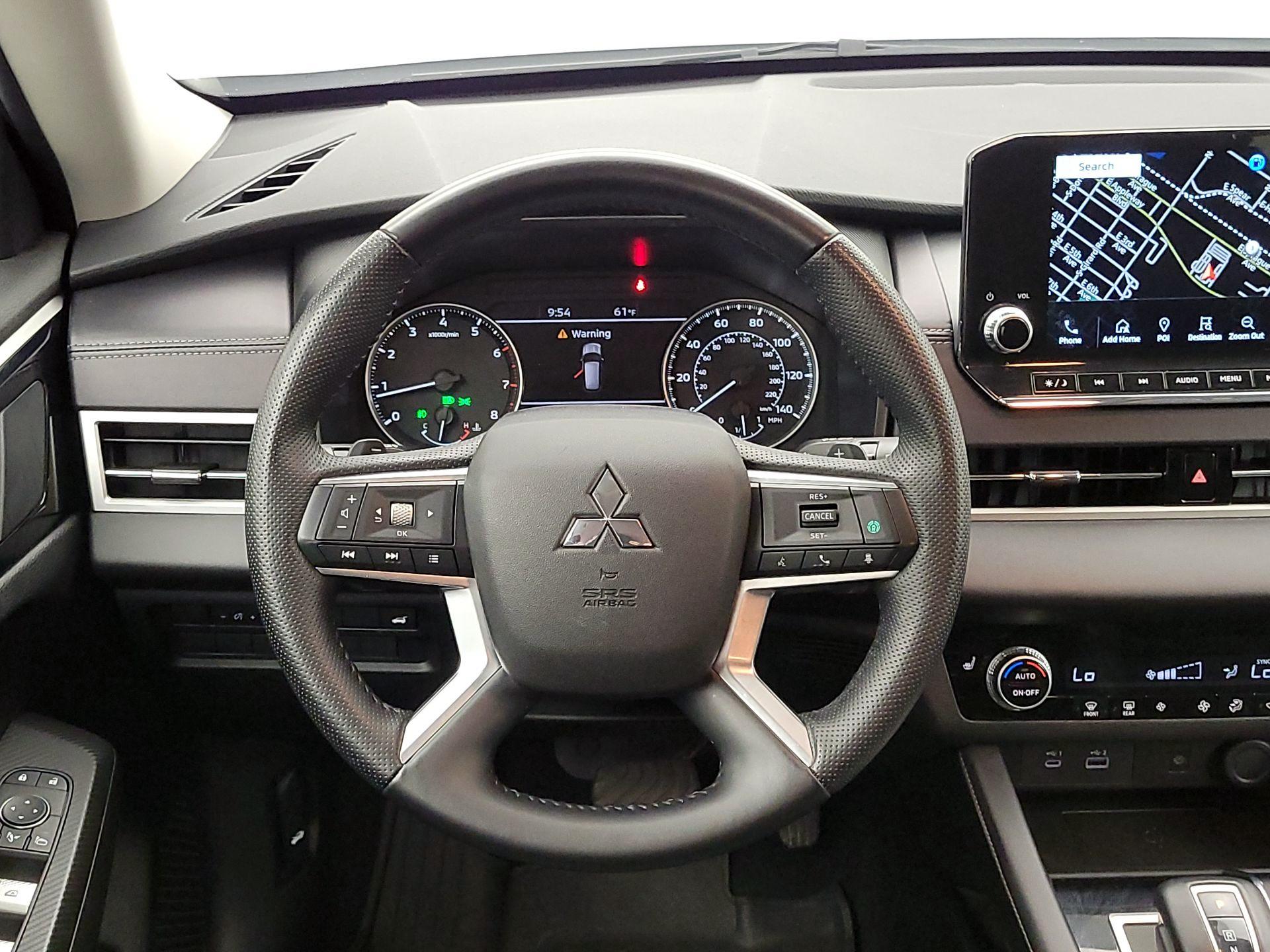 Thumbnail: 2024 Mitsubishi Outlander - 10