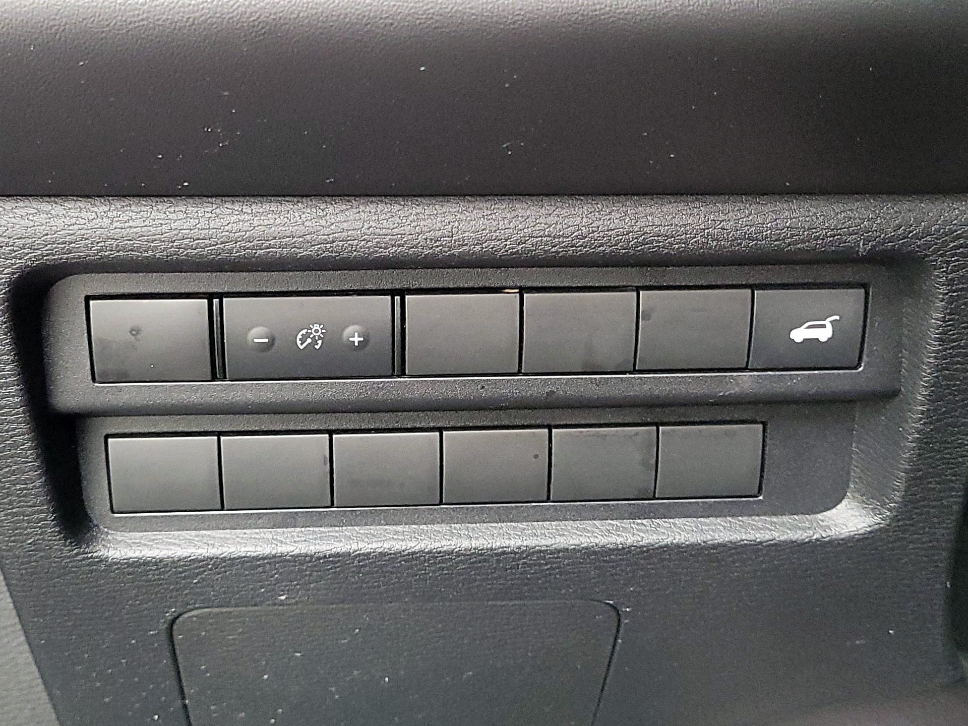 Thumbnail: 2024 Mitsubishi Outlander - 13