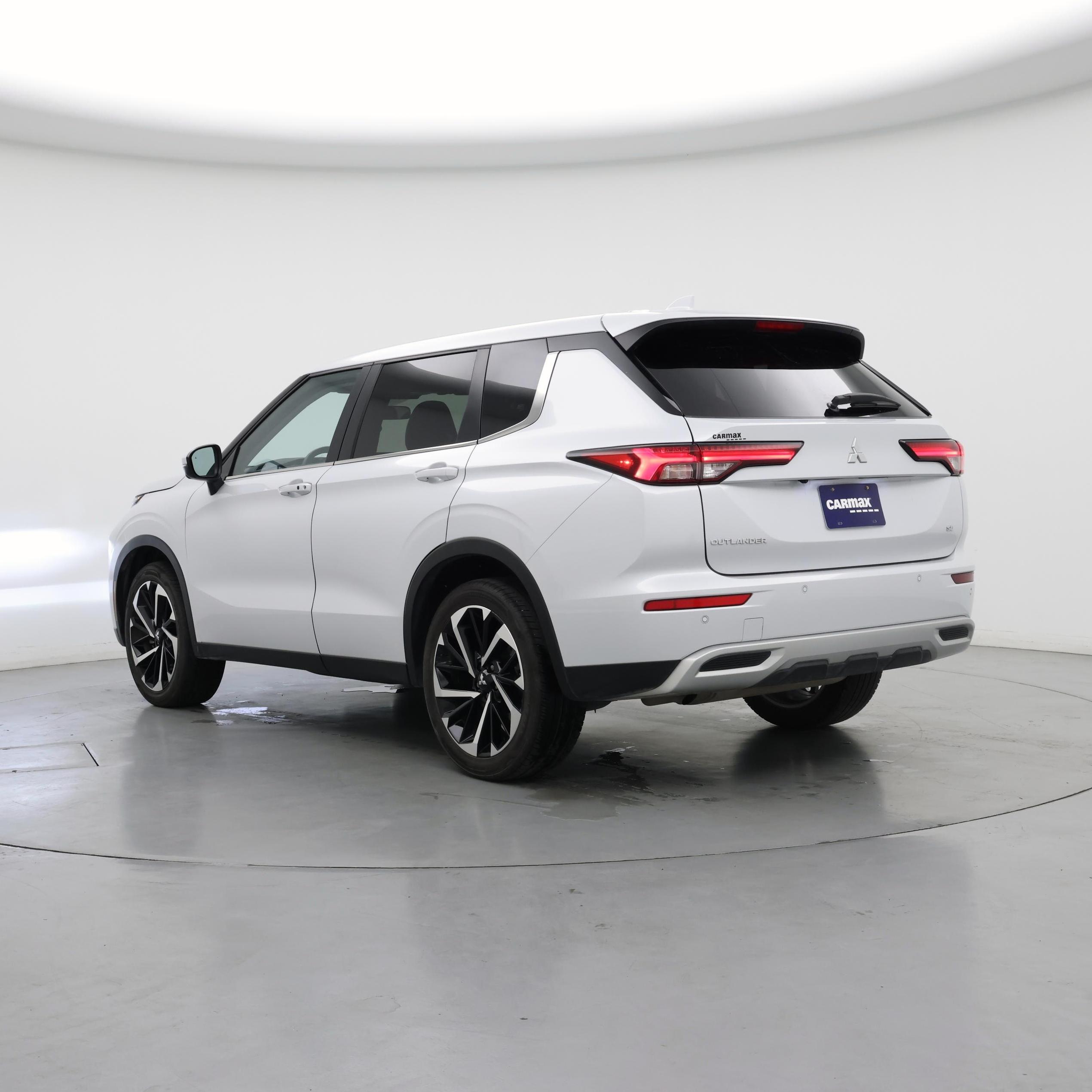 Thumbnail: 2024 Mitsubishi Outlander - 2
