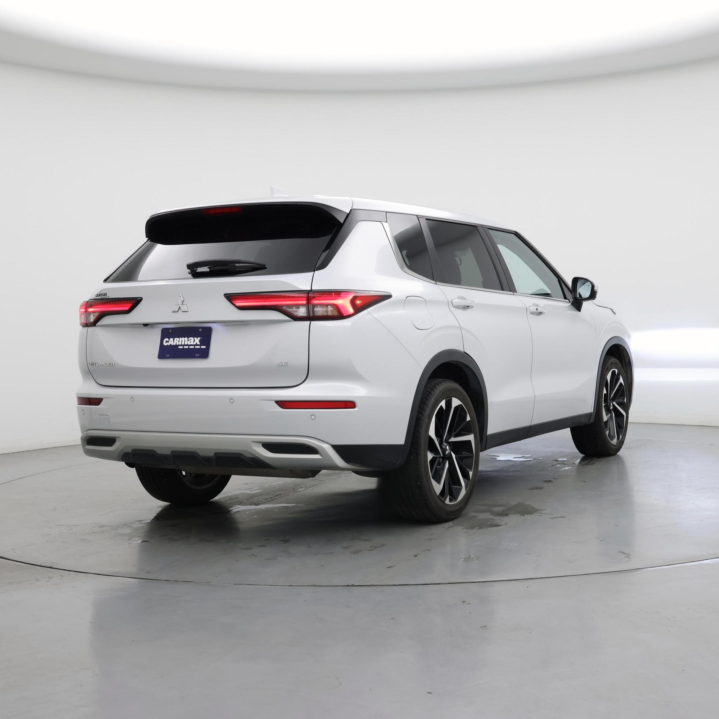 Thumbnail: 2024 Mitsubishi Outlander - 8