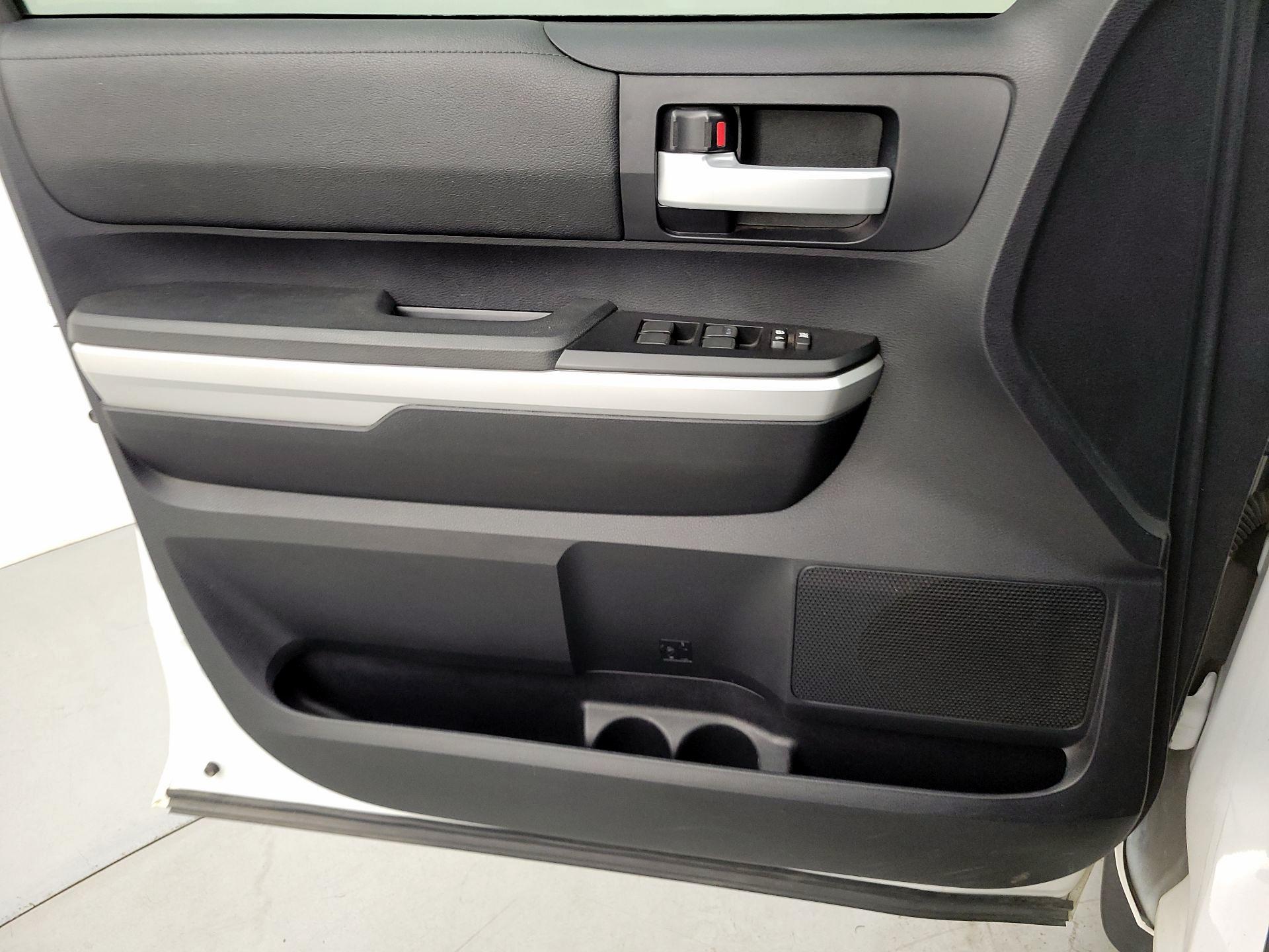 Thumbnail: 2015 Toyota Tundra - 12