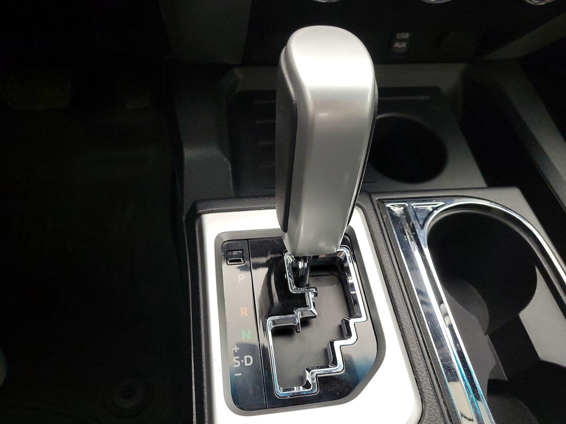 Thumbnail: 2015 Toyota Tundra - 17