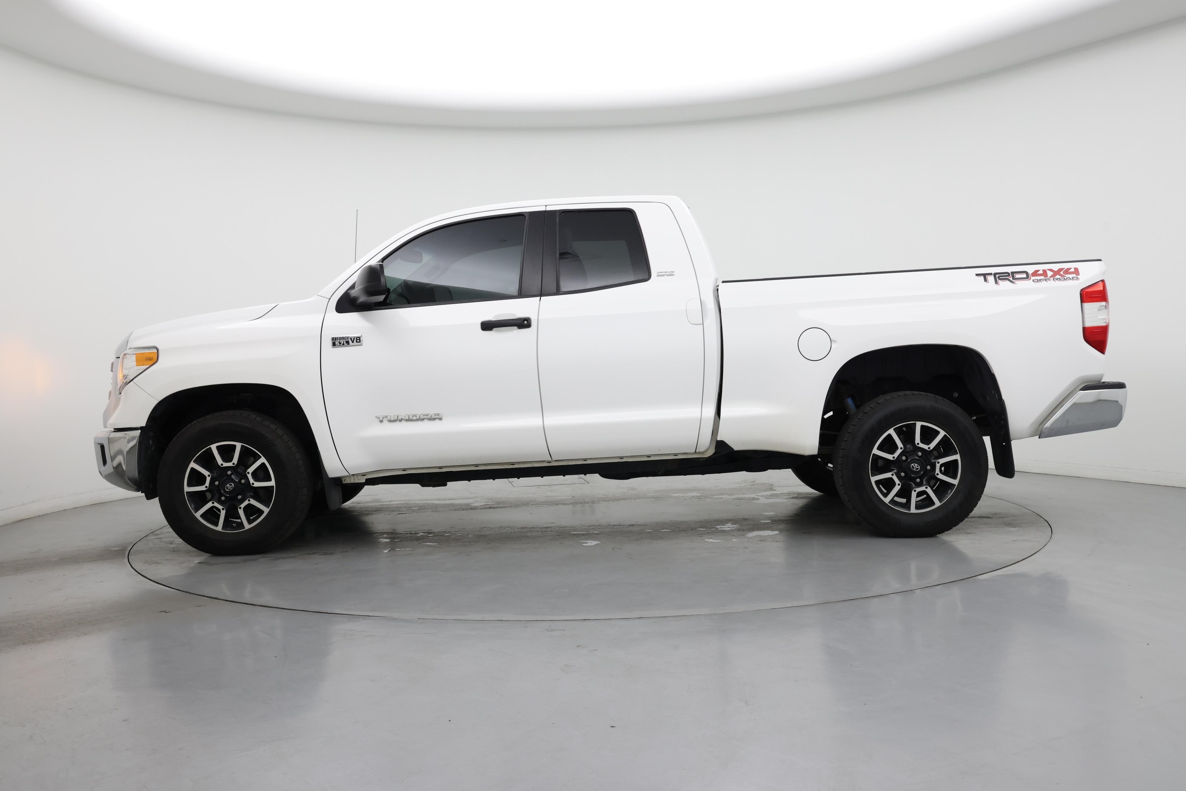 Thumbnail: 2015 Toyota Tundra - 3