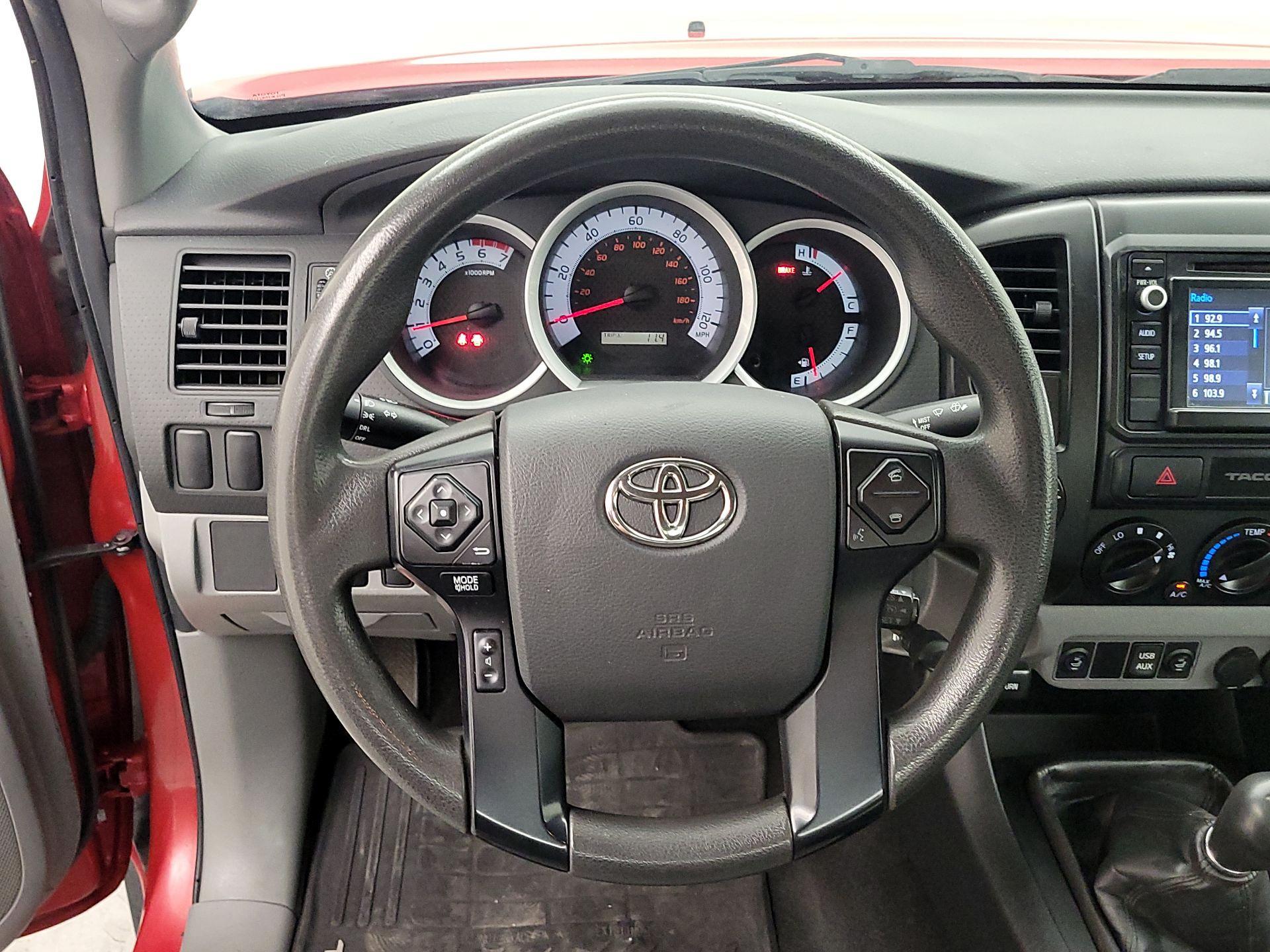 Thumbnail: 2015 Toyota Tacoma - 10