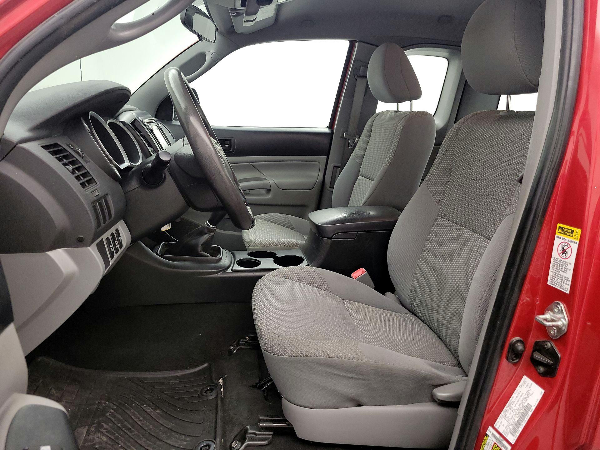 Thumbnail: 2015 Toyota Tacoma - 11