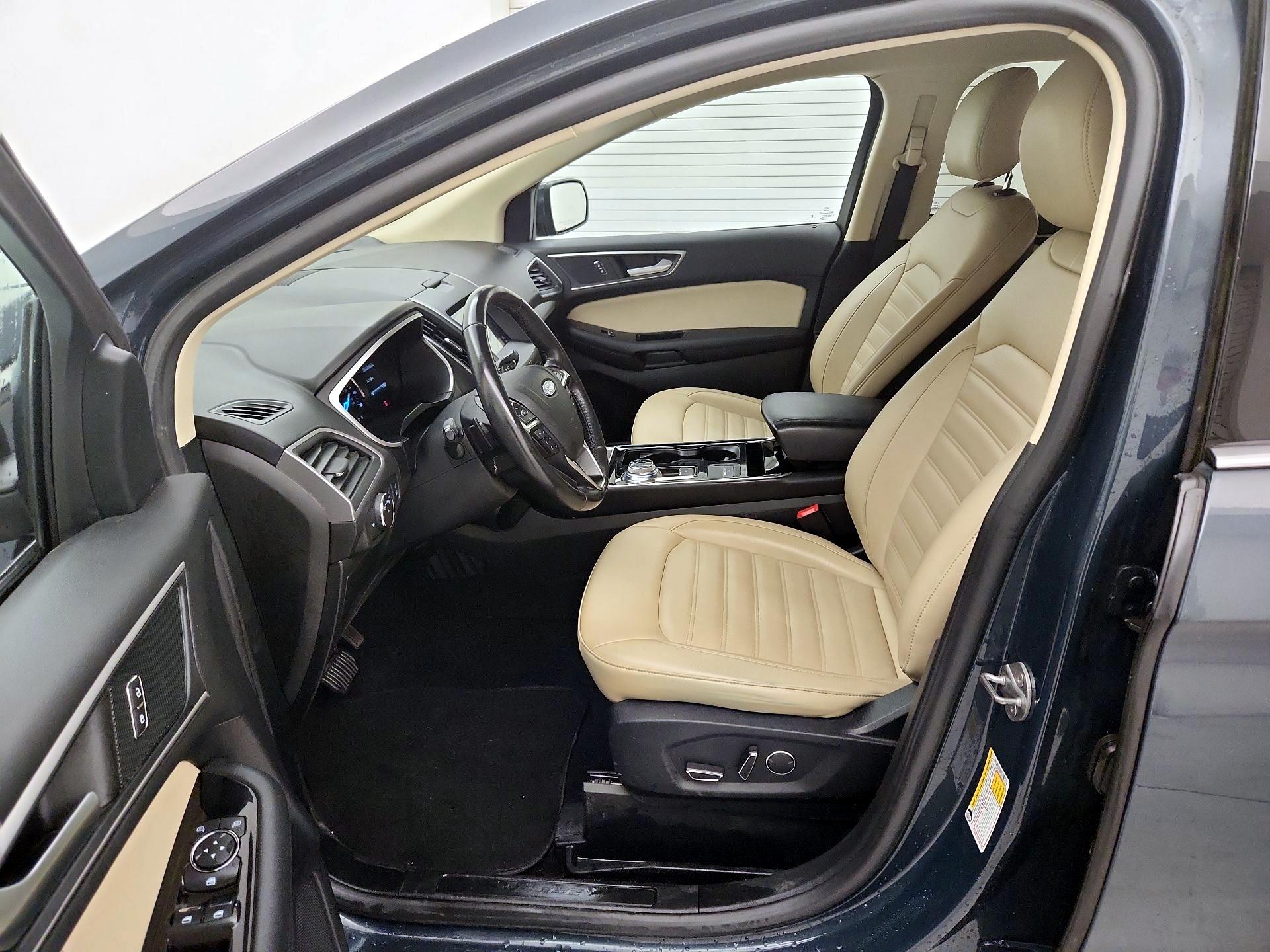 Thumbnail: 2019 Ford Edge - 11