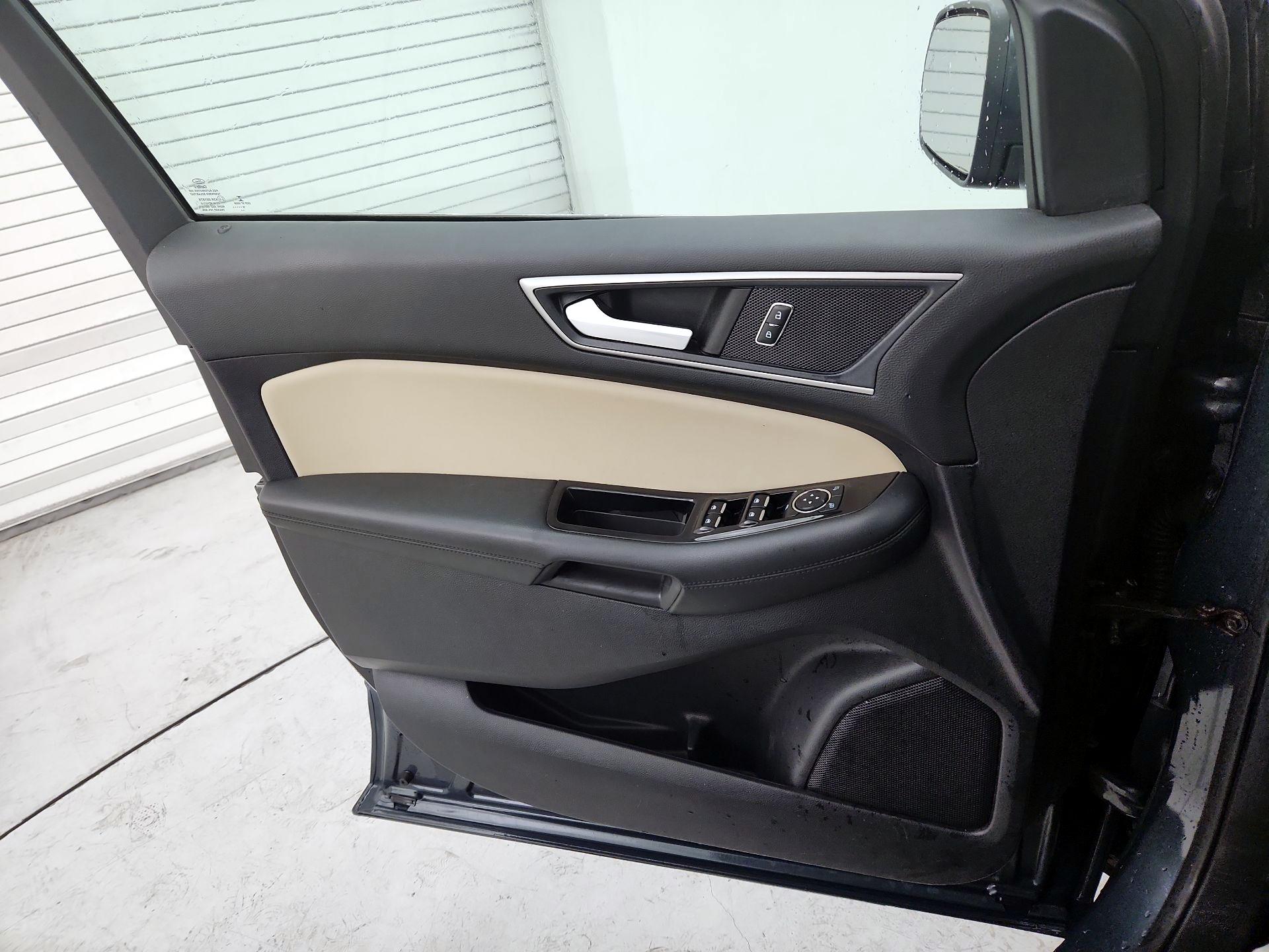 Thumbnail: 2019 Ford Edge - 12