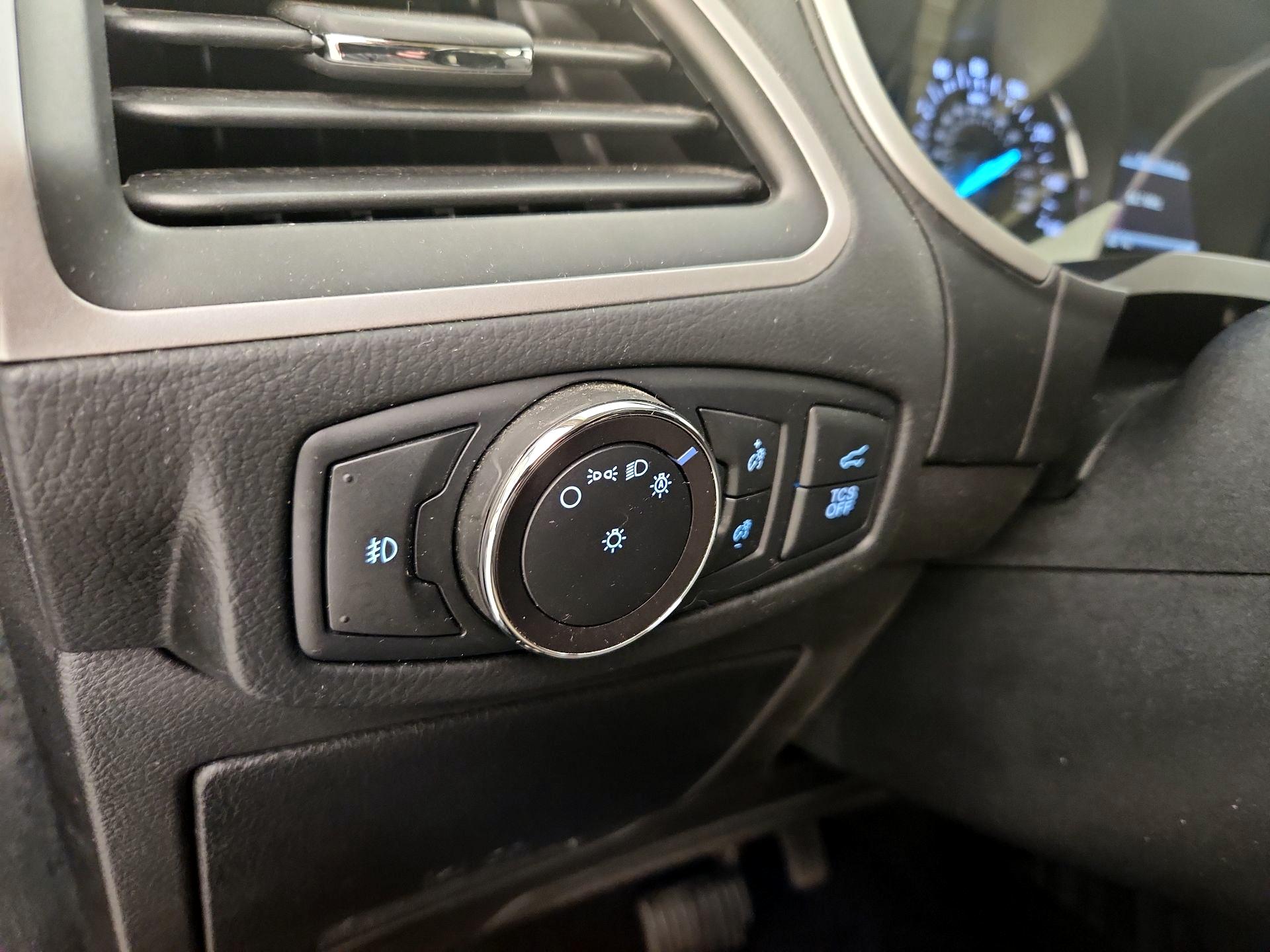 Thumbnail: 2019 Ford Edge - 13