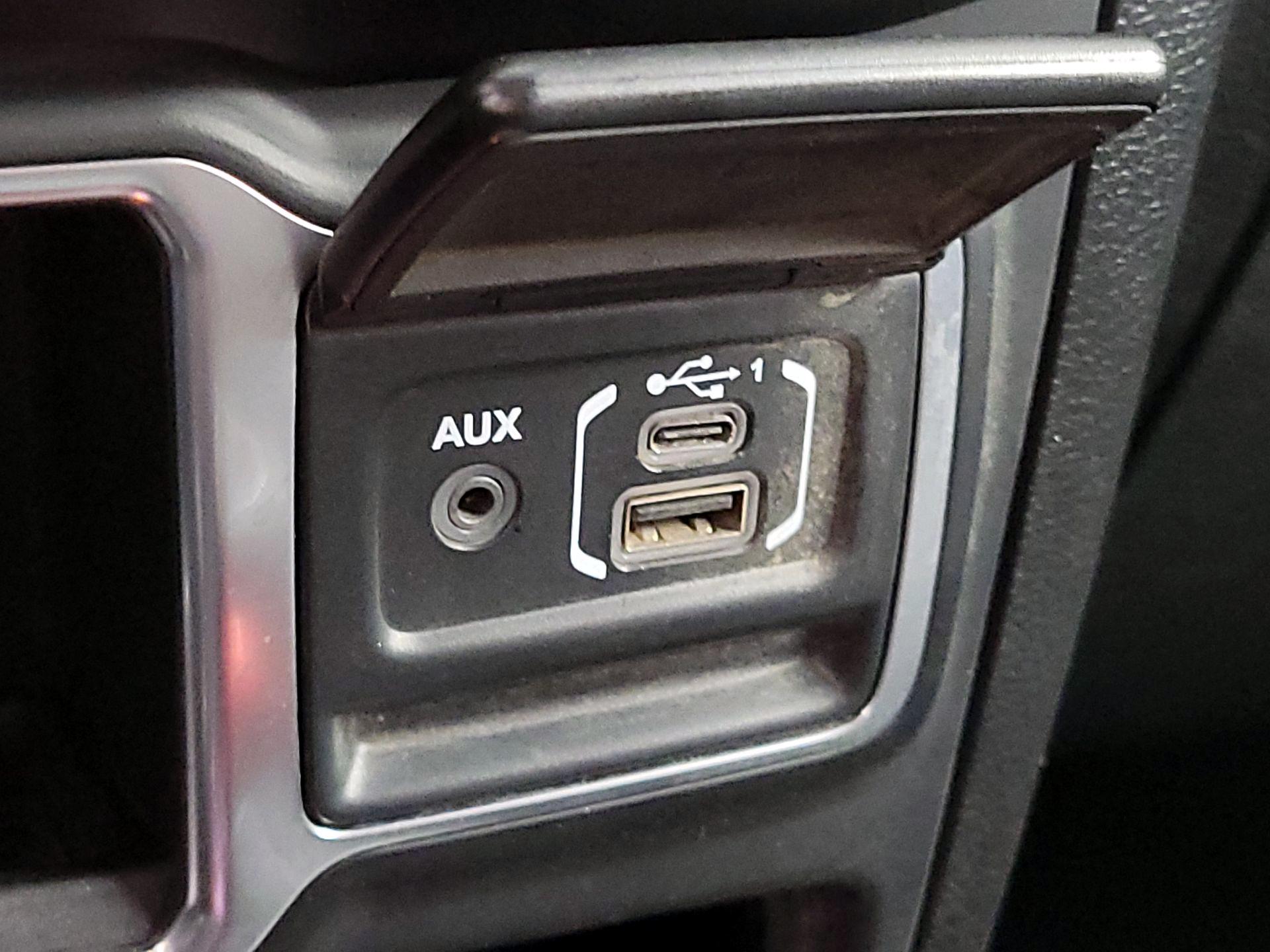 Thumbnail: 2020 Jeep Wrangler - 18