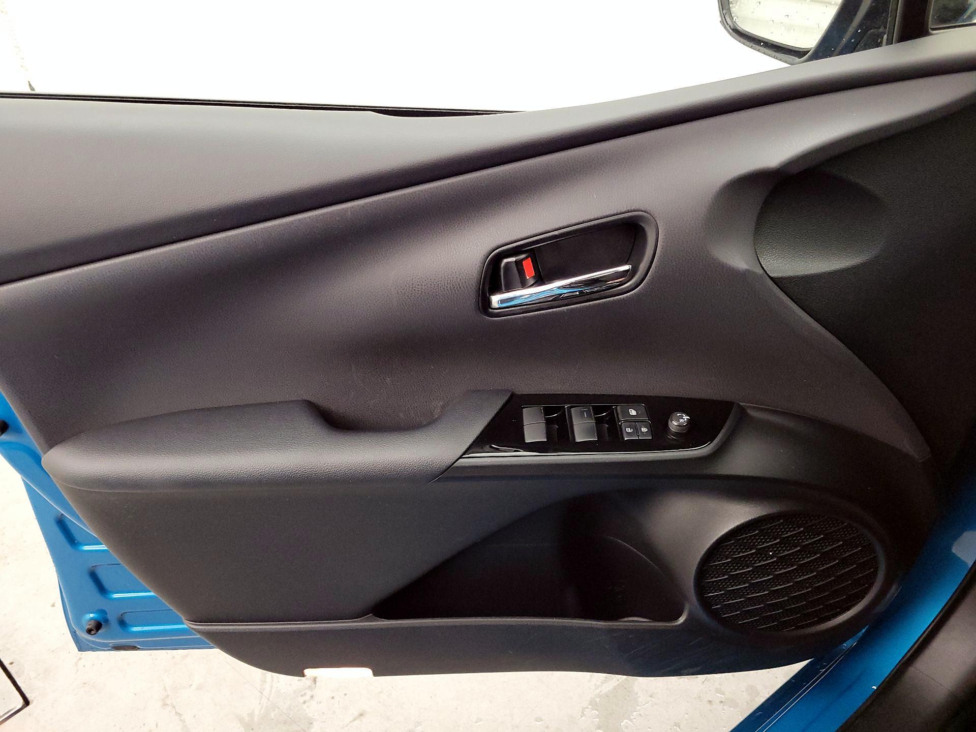 Thumbnail: 2021 Toyota Prius Prime - 12