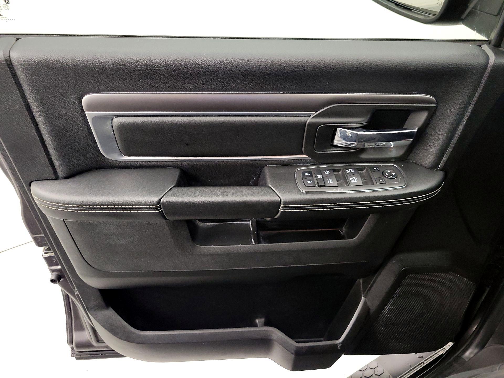 Thumbnail: 2022 RAM 1500 Classic - 12