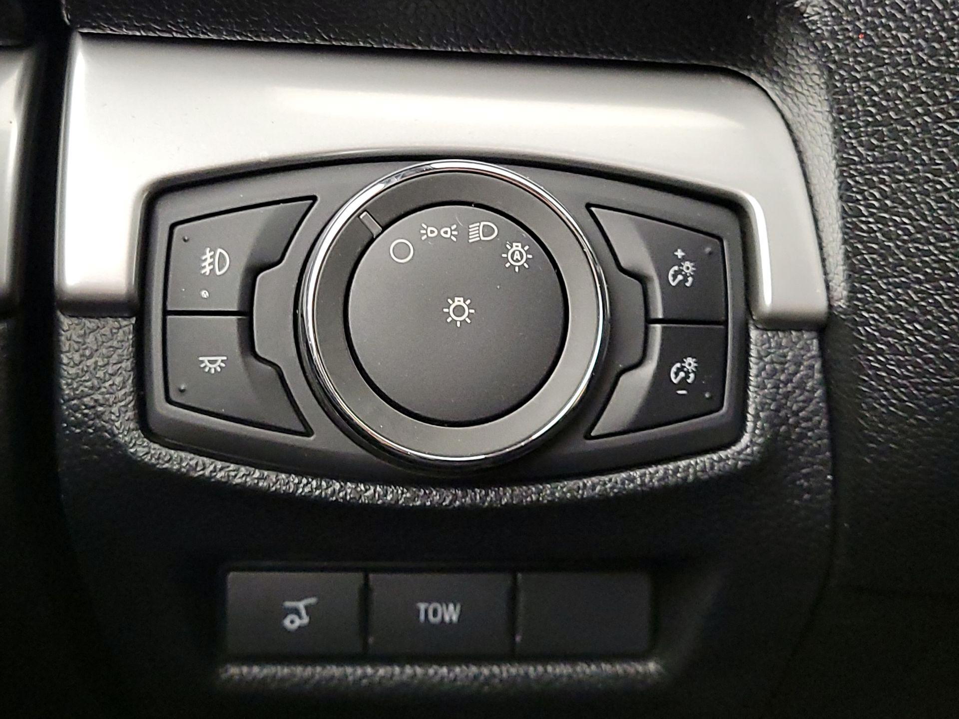 Thumbnail: 2017 Ford Explorer - 13