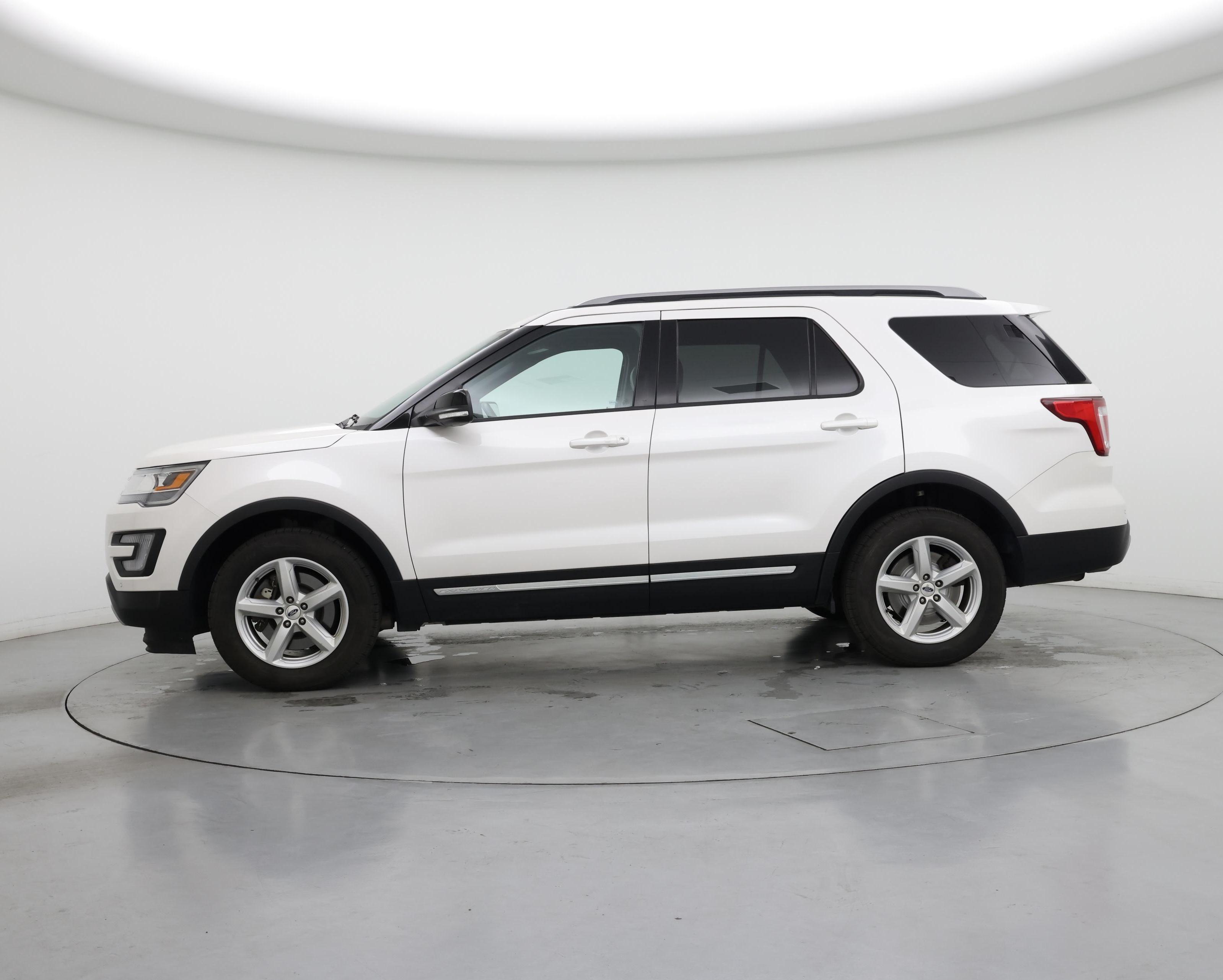 Thumbnail: 2017 Ford Explorer - 3