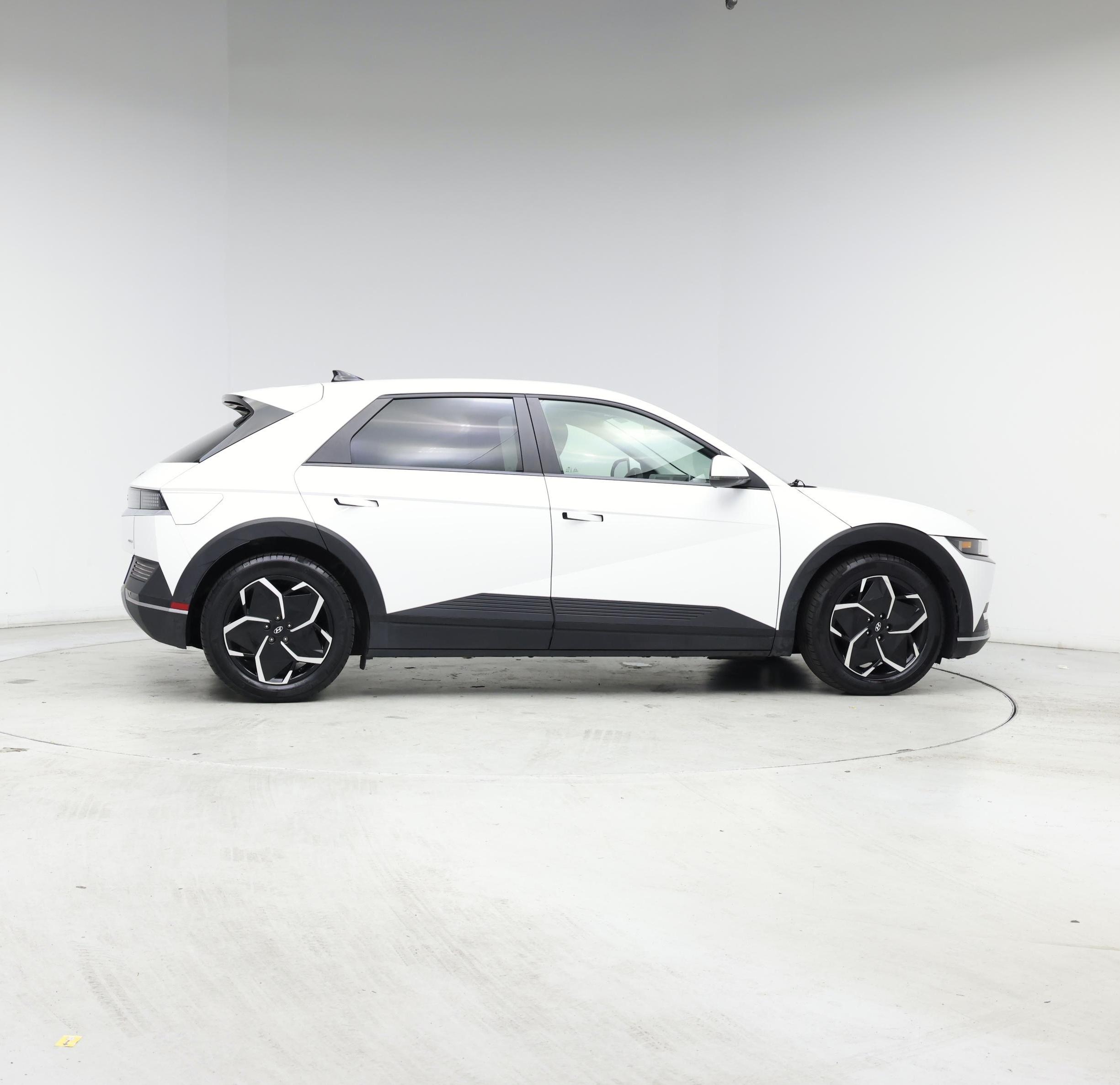 Thumbnail: 2023 Hyundai Ioniq 5 - 7