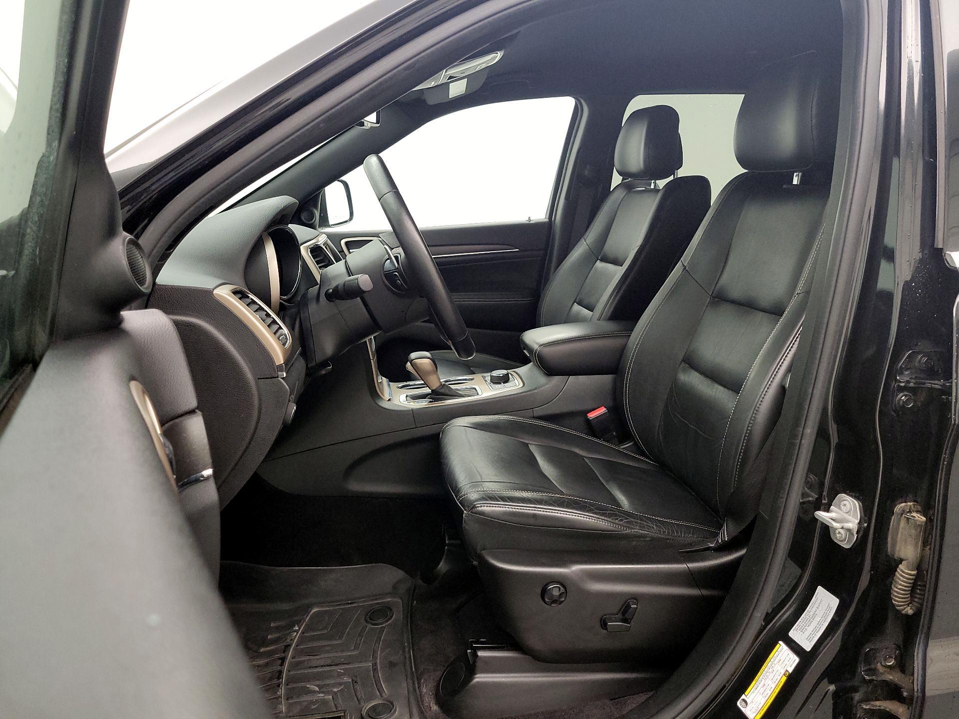 Thumbnail: 2016 Jeep Grand Cherokee - 11