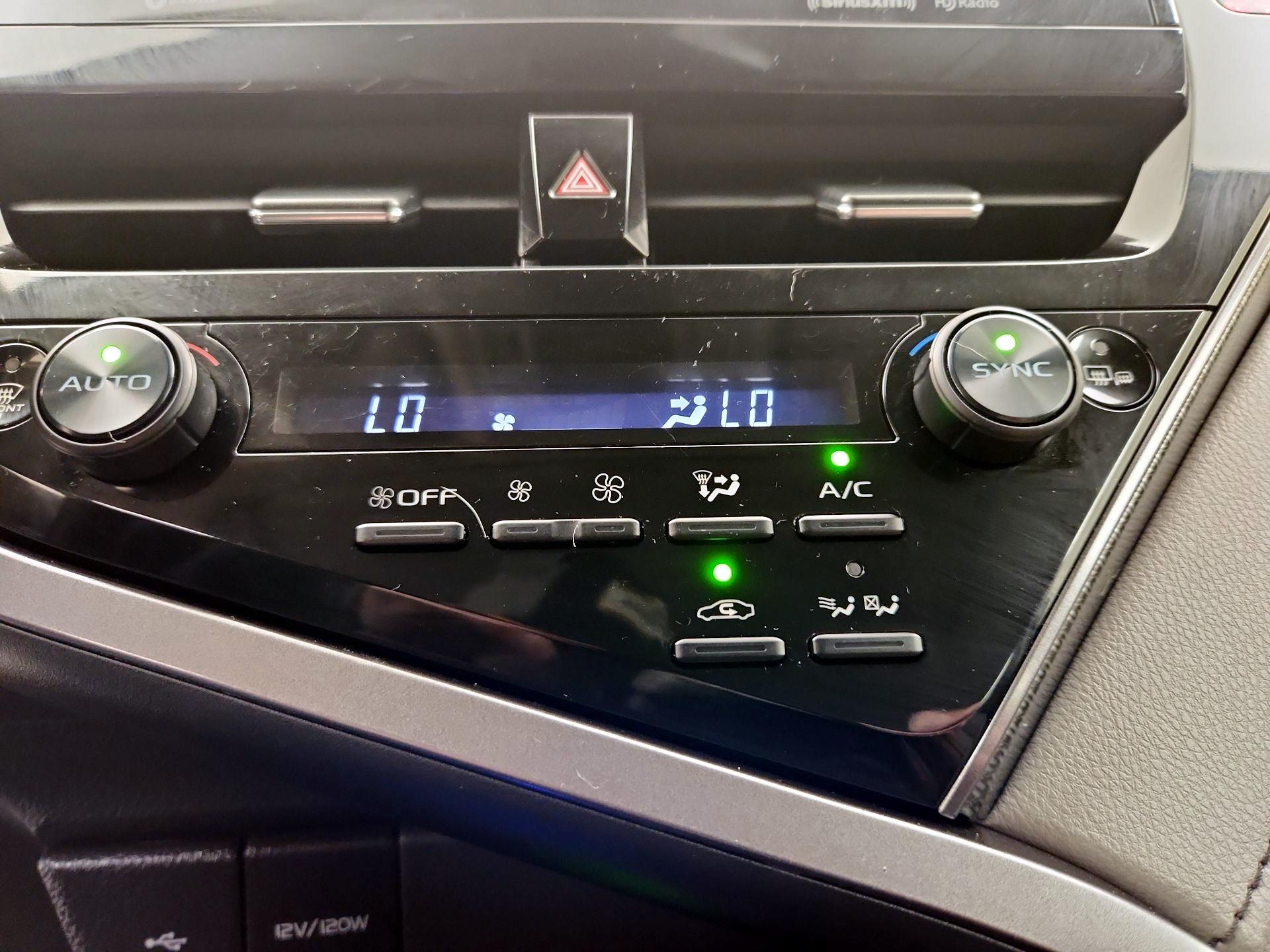 Thumbnail: 2021 Toyota Camry - 16