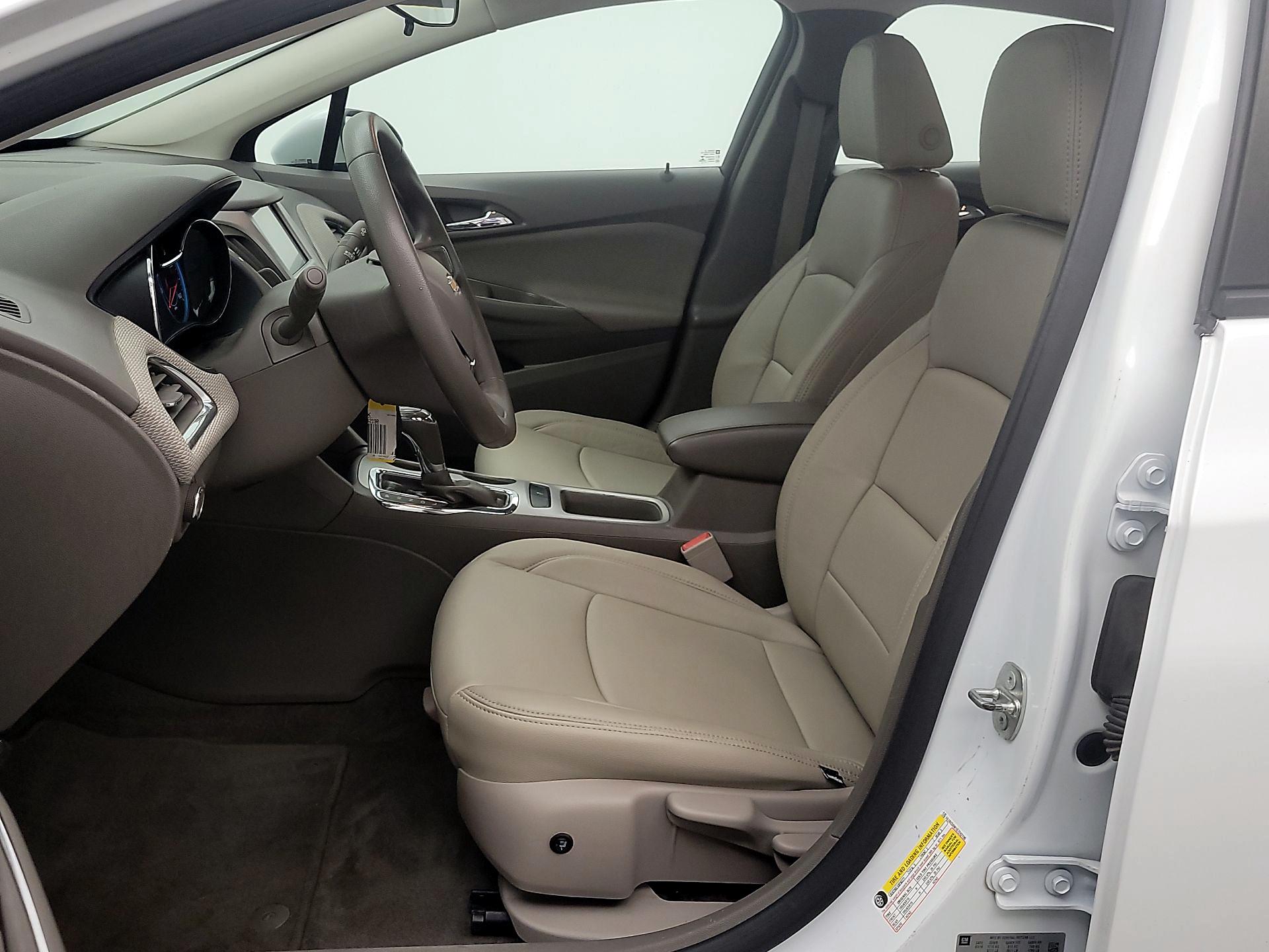 Thumbnail: 2016 Chevrolet Cruze - 11