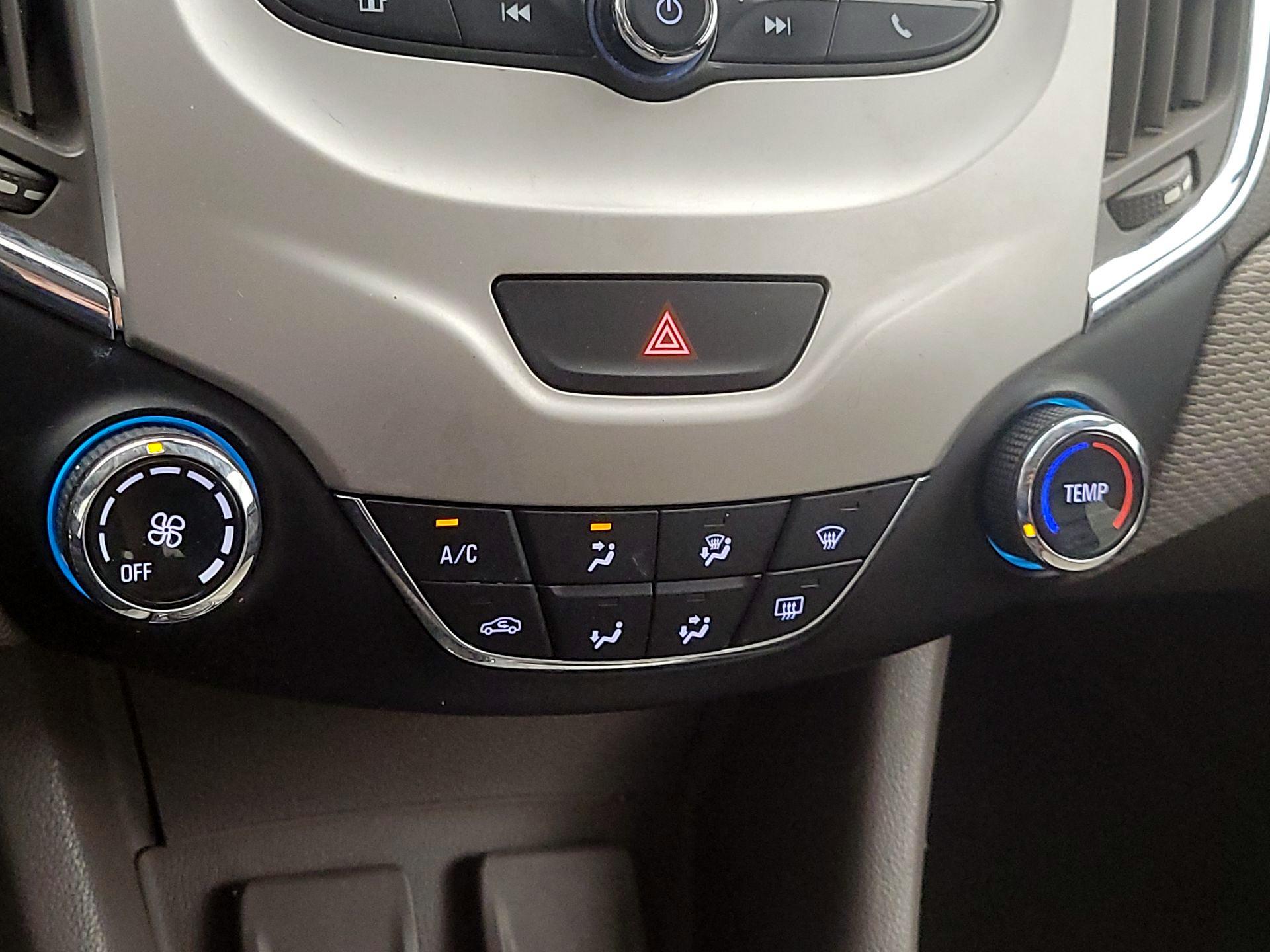 Thumbnail: 2016 Chevrolet Cruze - 16