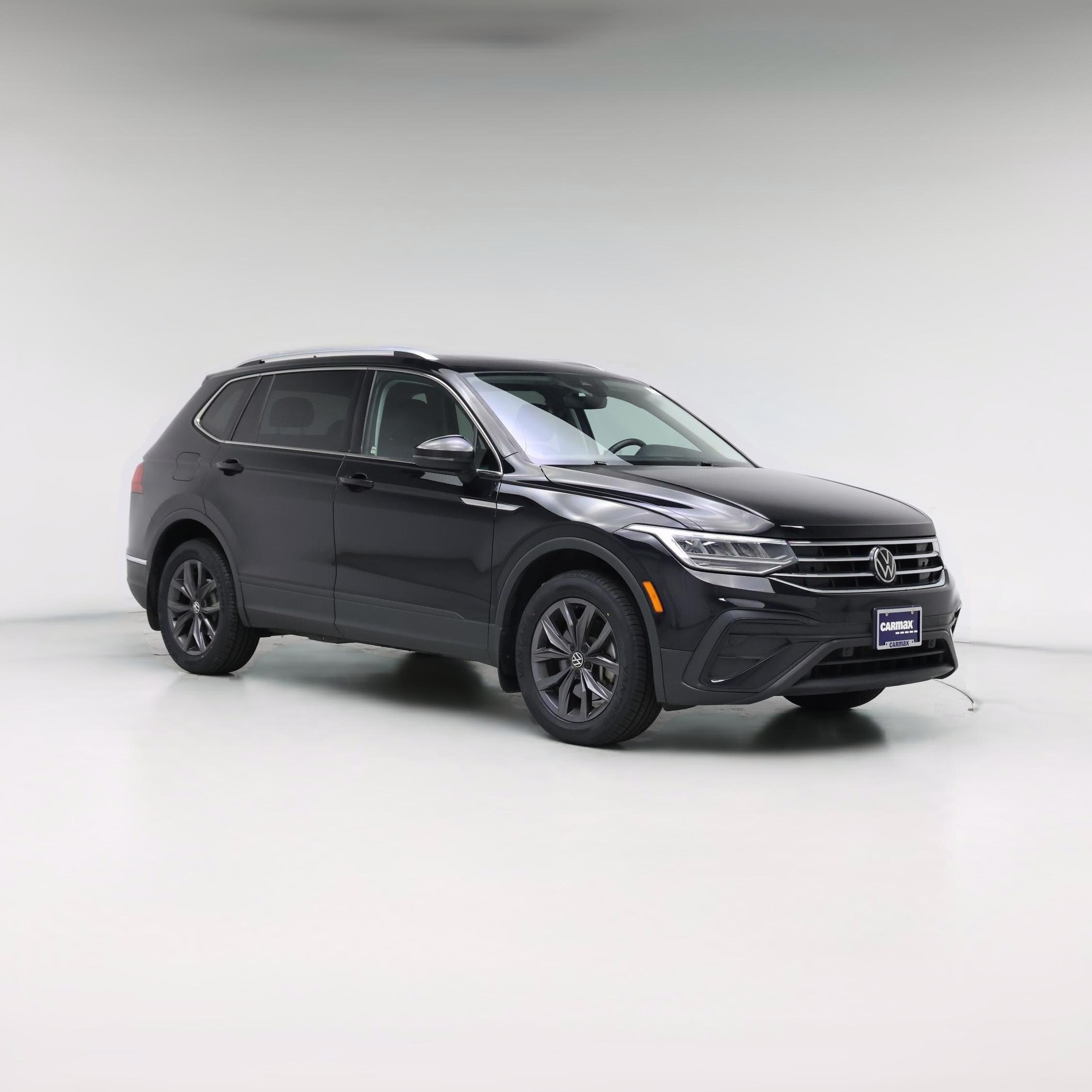 Thumbnail: 2022 Volkswagen Tiguan - 1