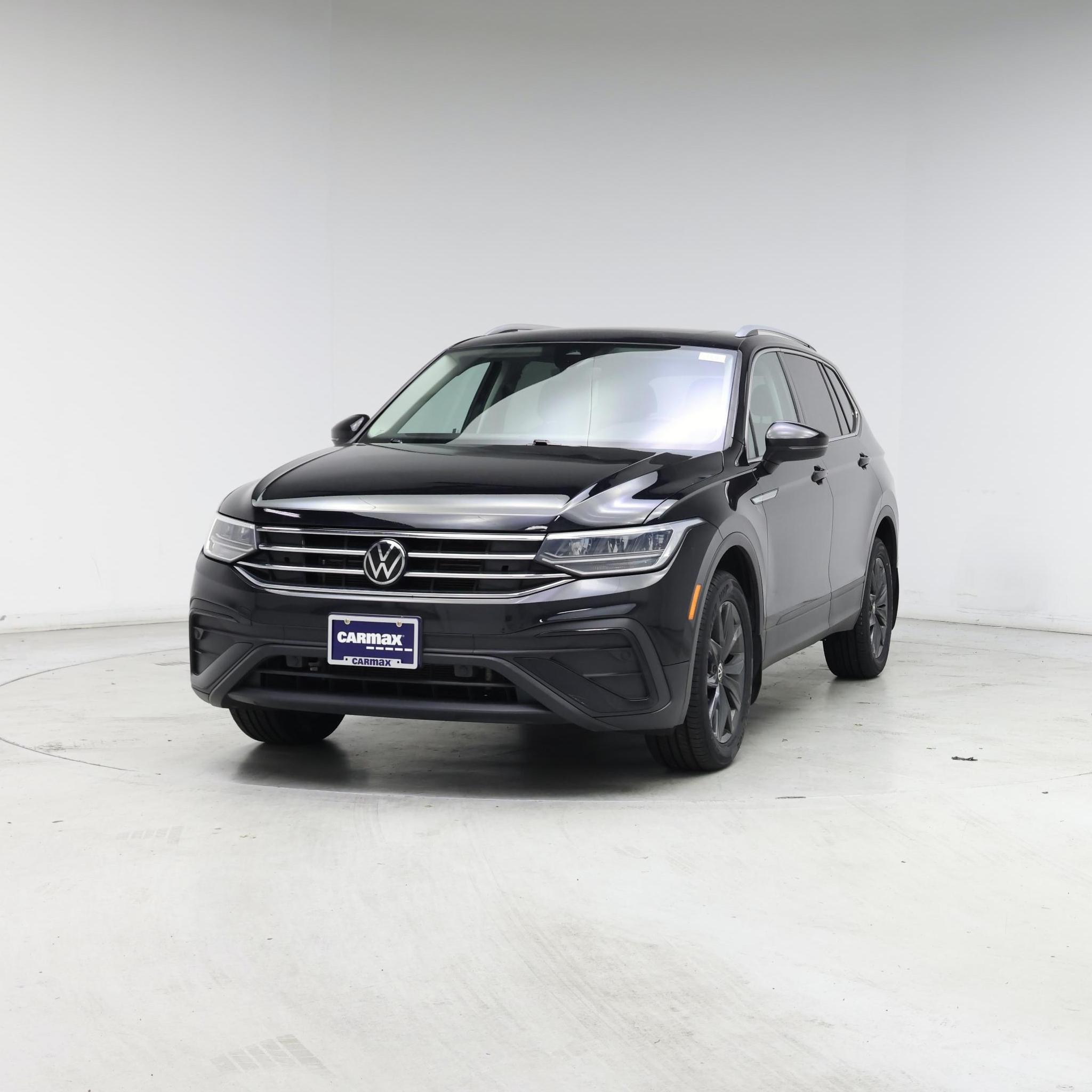 Thumbnail: 2022 Volkswagen Tiguan - 4