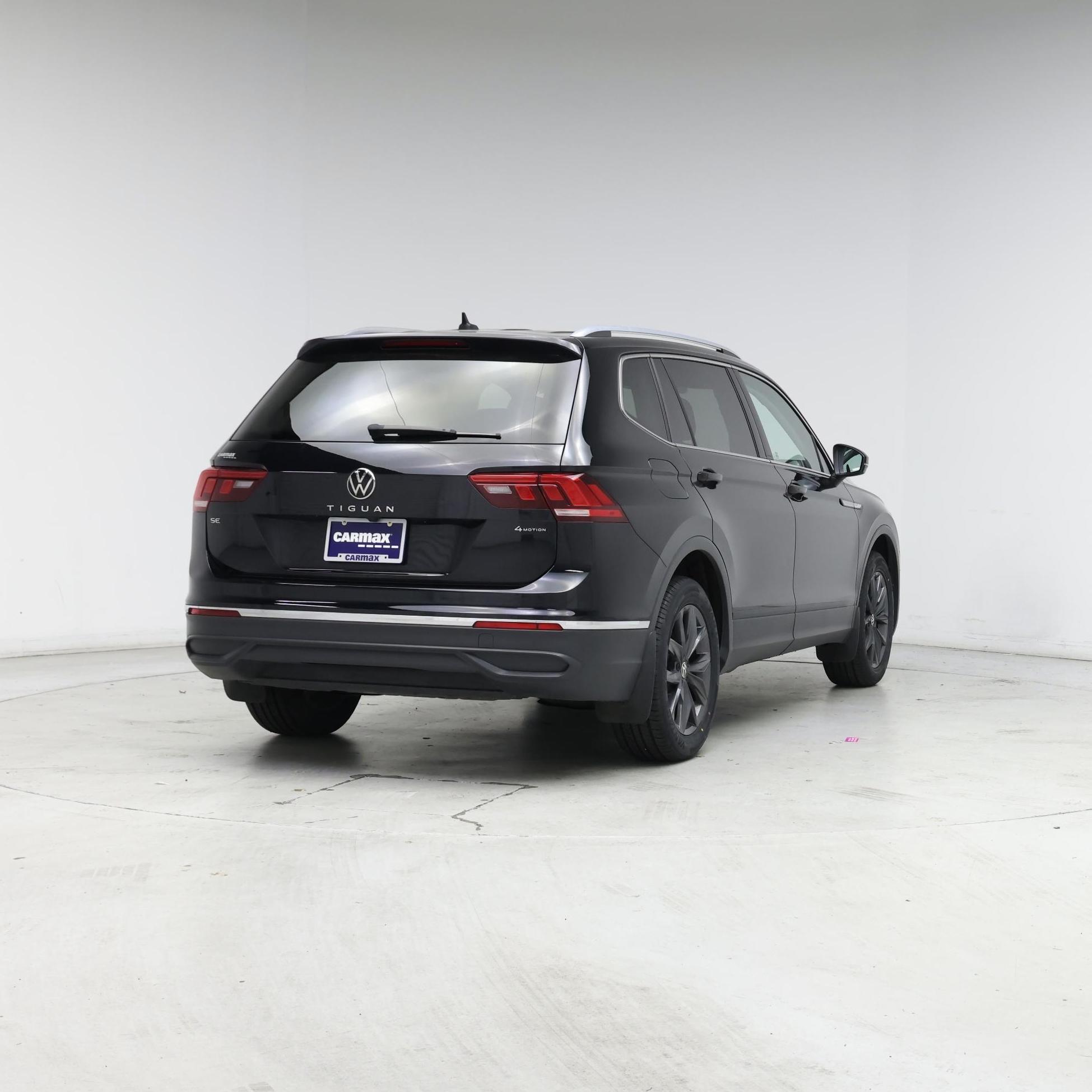 Thumbnail: 2022 Volkswagen Tiguan - 8