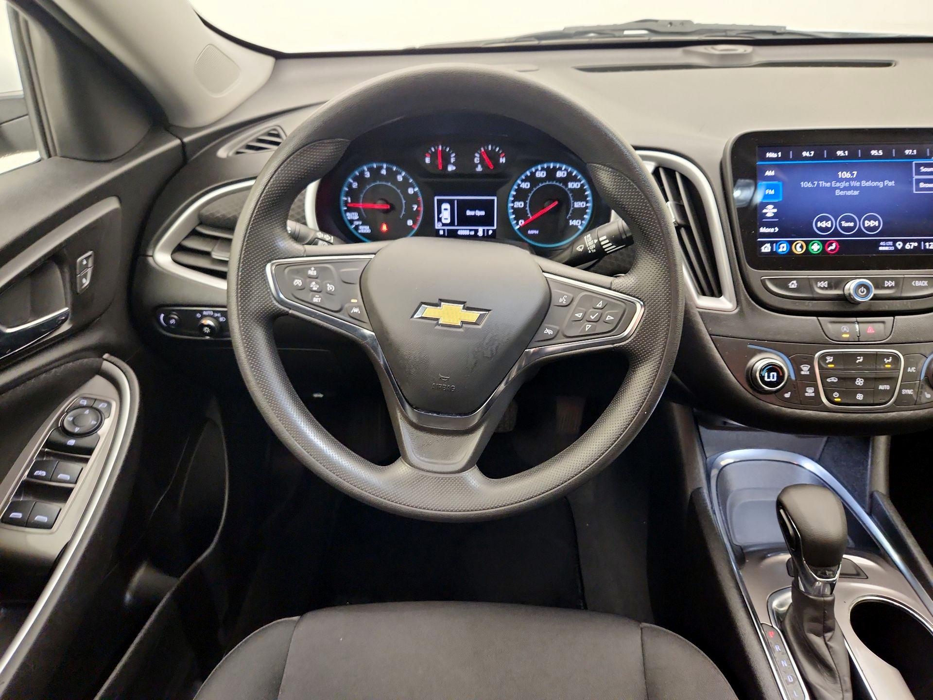 Thumbnail: 2023 Chevrolet Malibu - 10