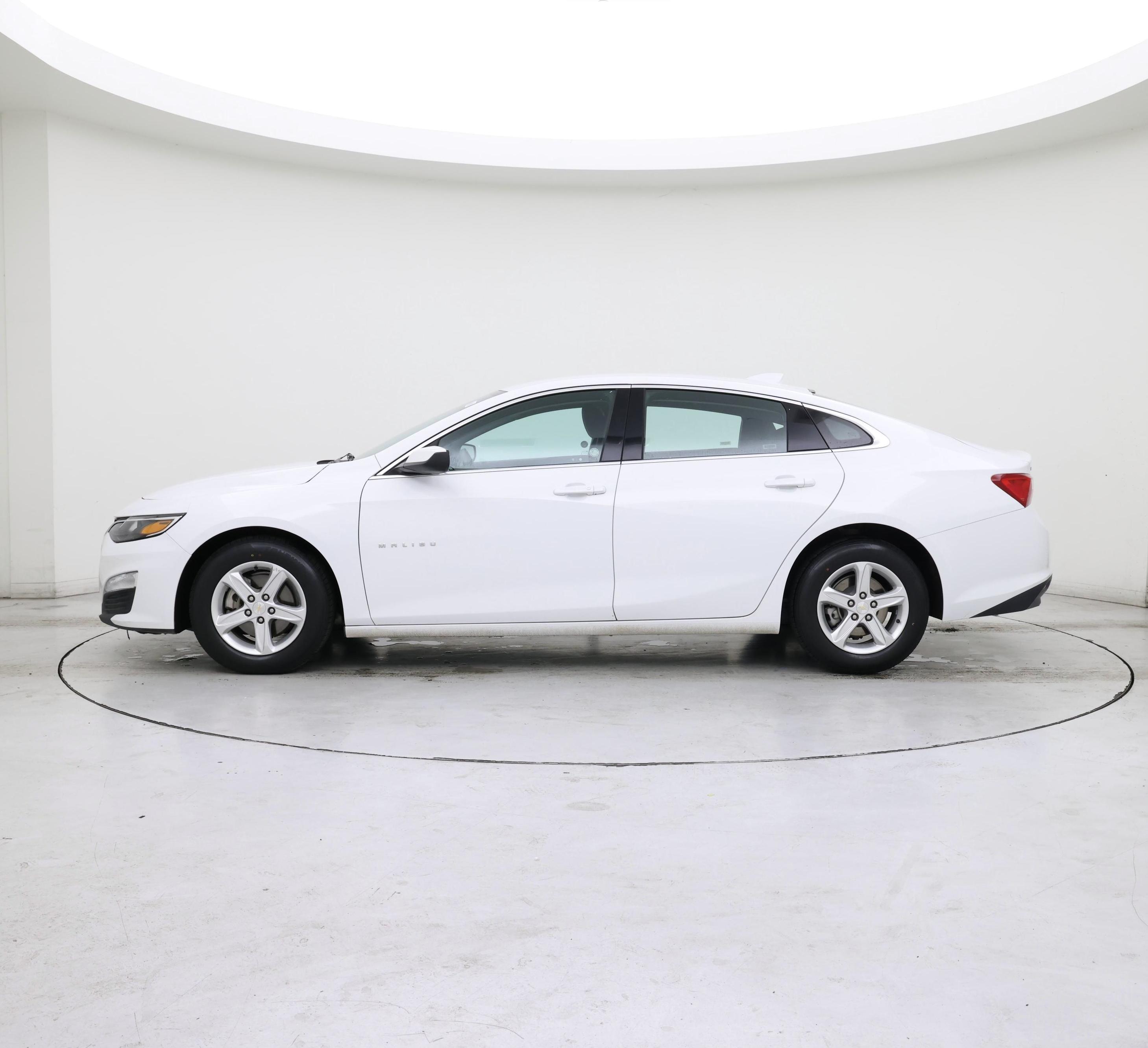 Thumbnail: 2023 Chevrolet Malibu - 3