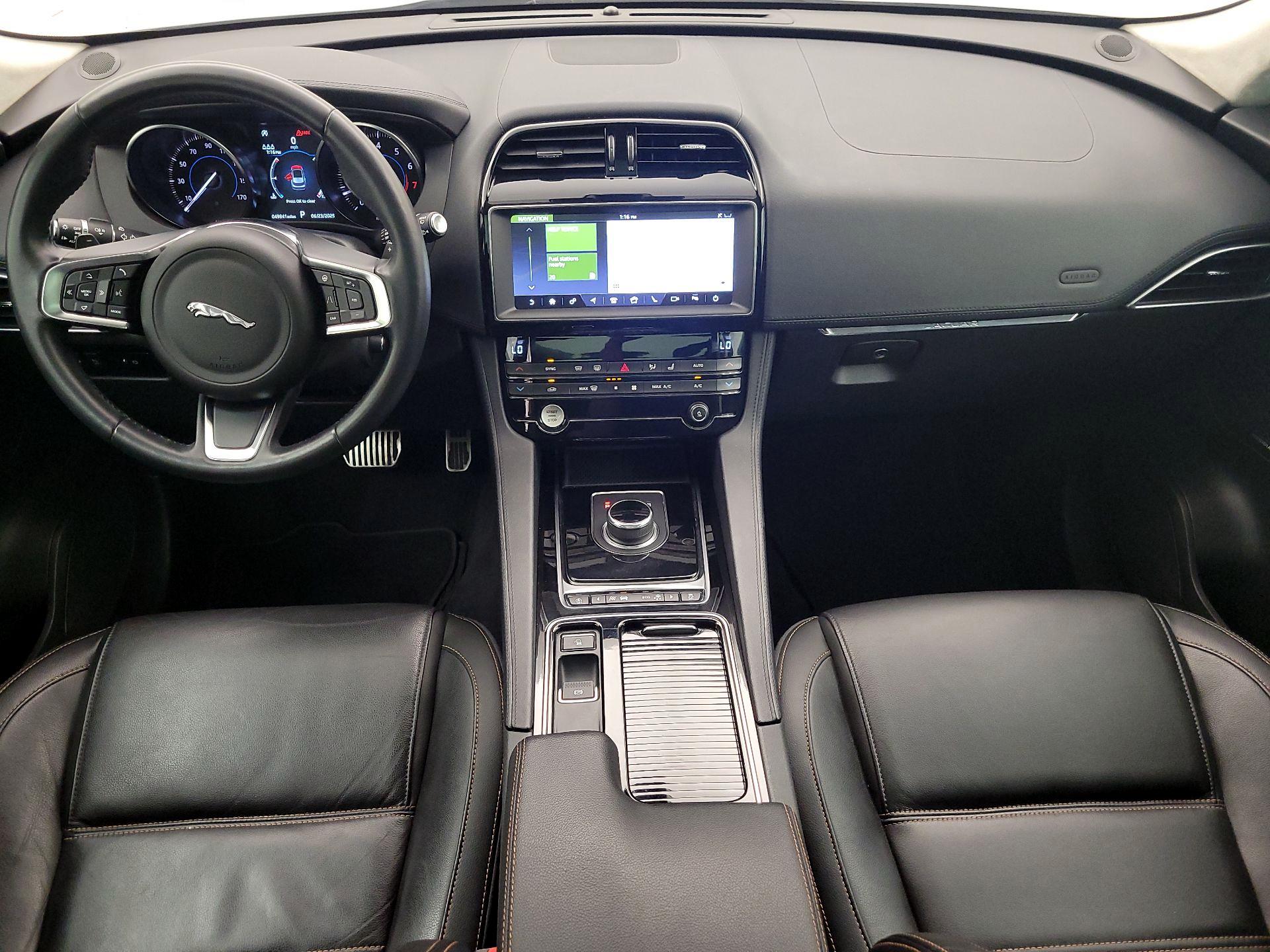 Thumbnail: 2019 Jaguar F-Pace - 9