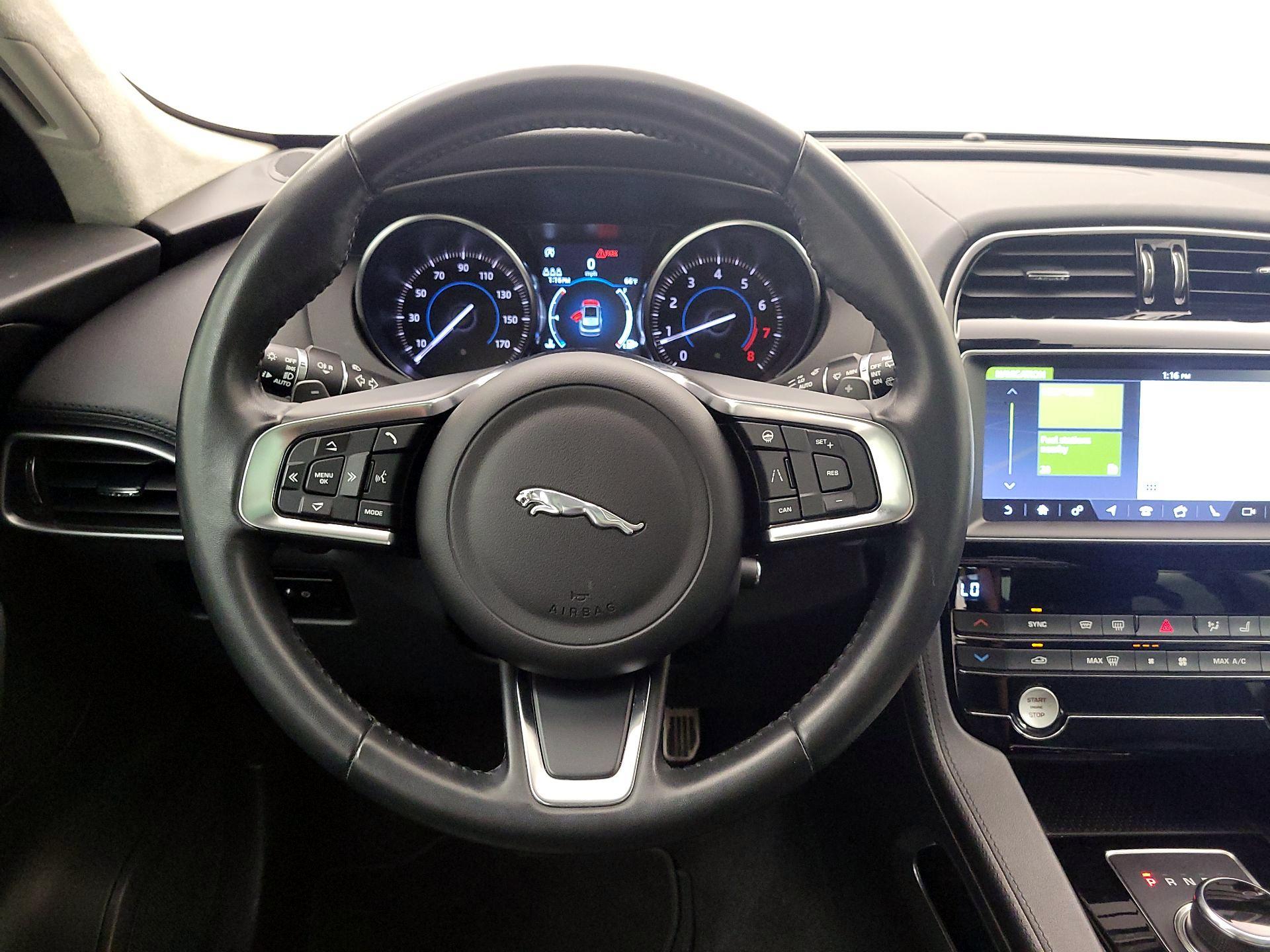 Thumbnail: 2019 Jaguar F-Pace - 10