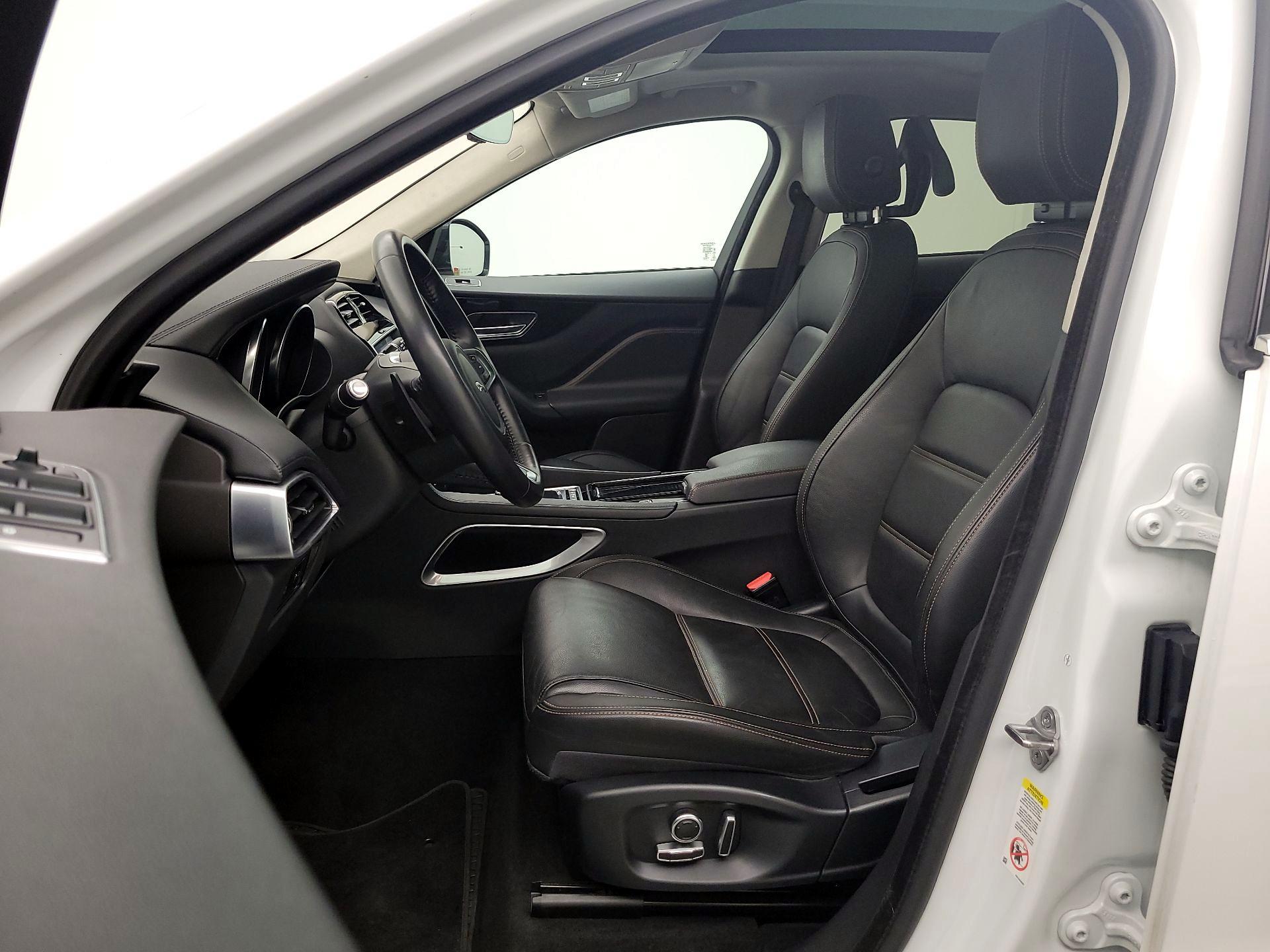 Thumbnail: 2019 Jaguar F-Pace - 11