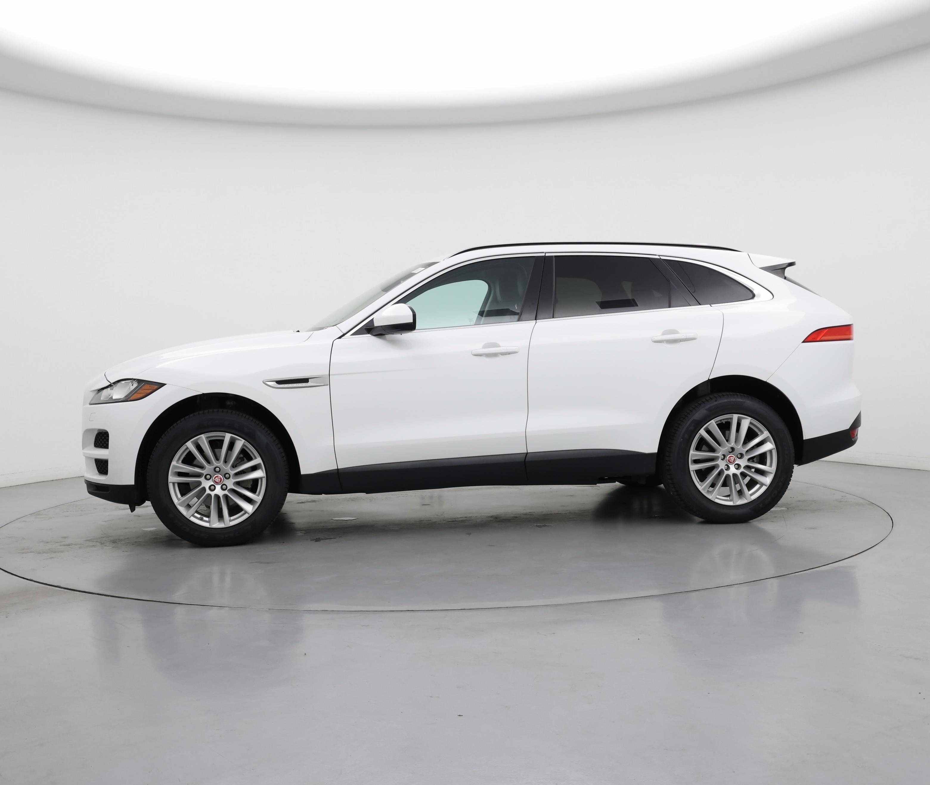Thumbnail: 2019 Jaguar F-Pace - 3