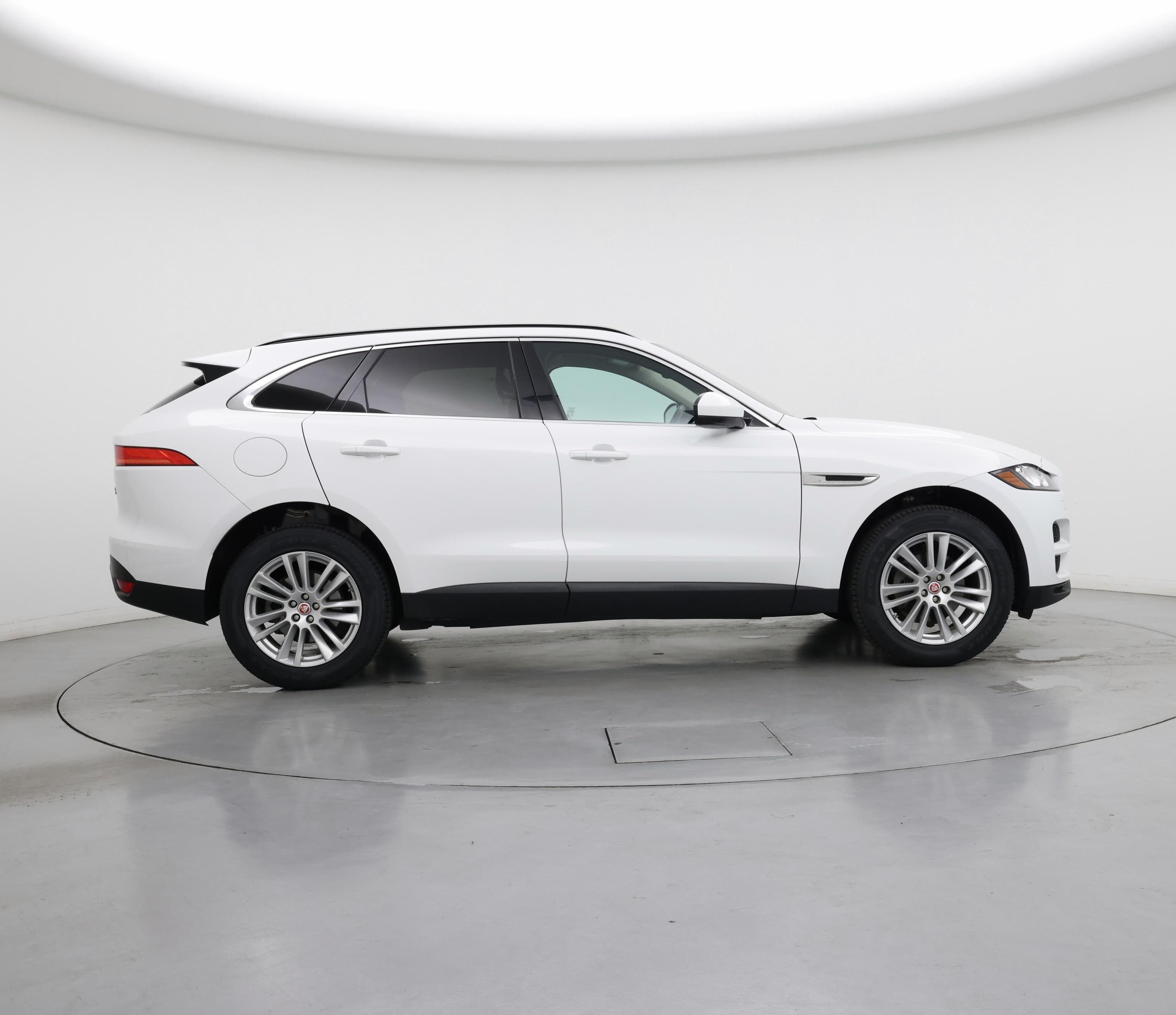 Thumbnail: 2019 Jaguar F-Pace - 7