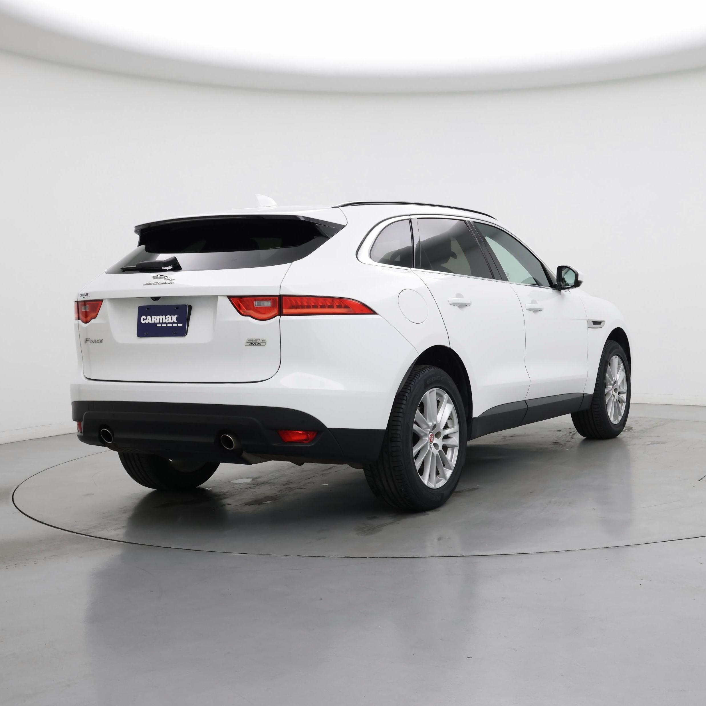 Thumbnail: 2019 Jaguar F-Pace - 8