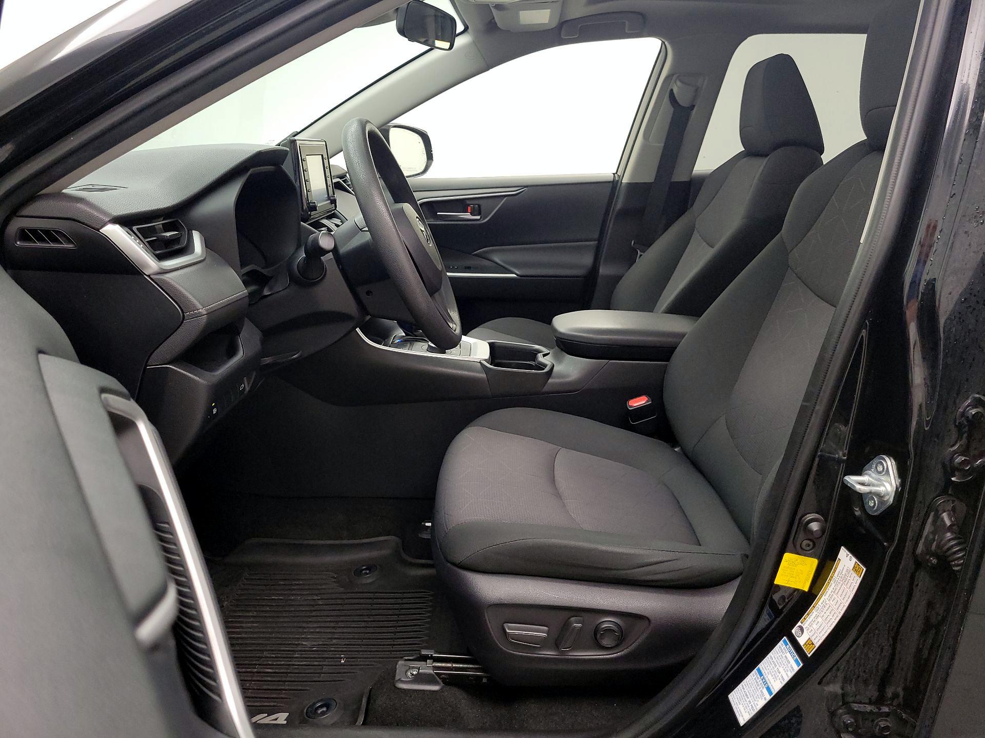 Thumbnail: 2019 Toyota RAV4 - 11