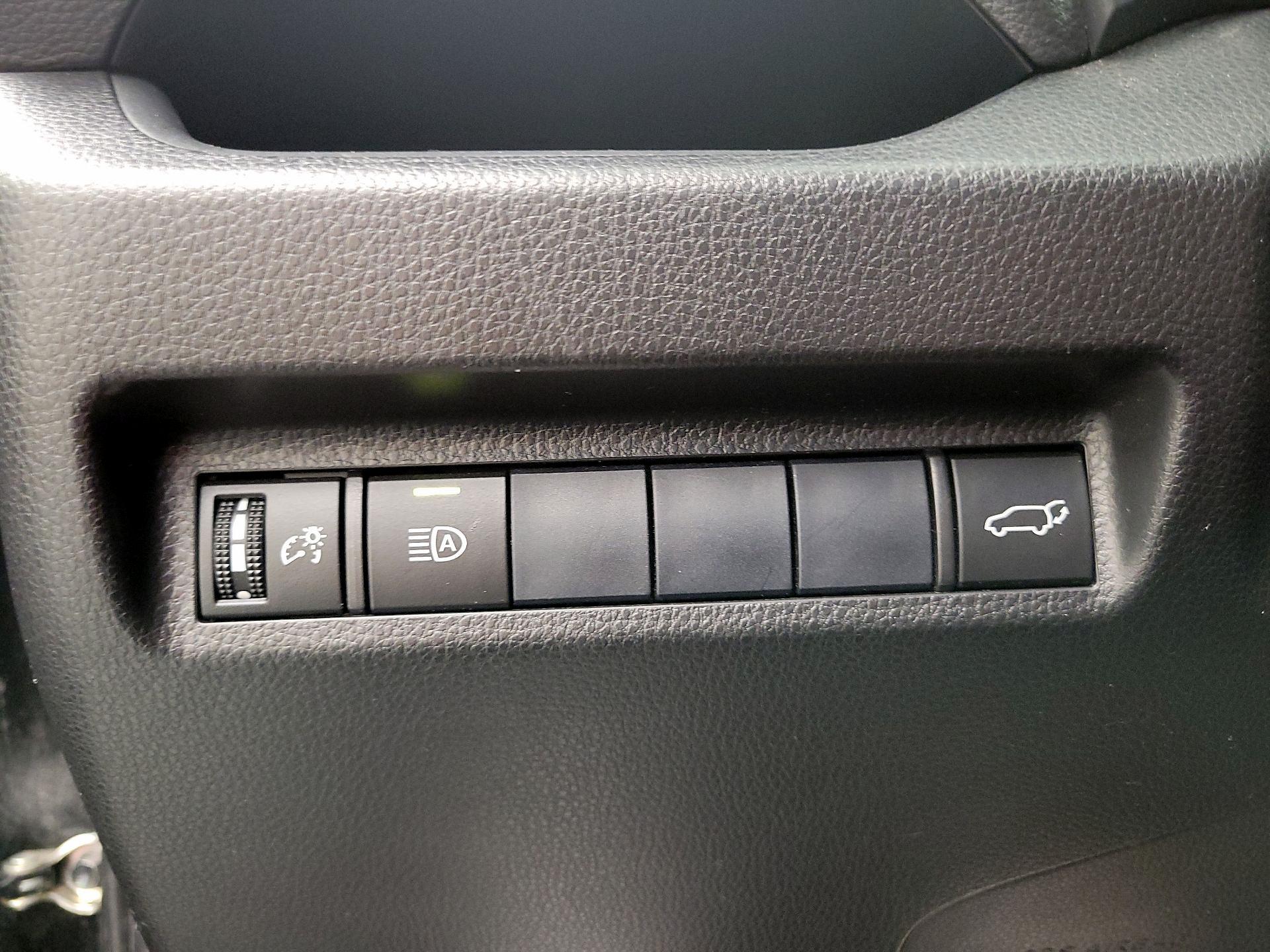 Thumbnail: 2019 Toyota RAV4 - 13