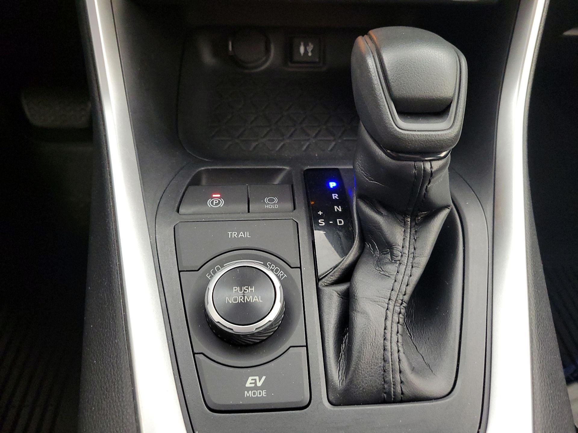 Thumbnail: 2019 Toyota RAV4 - 17